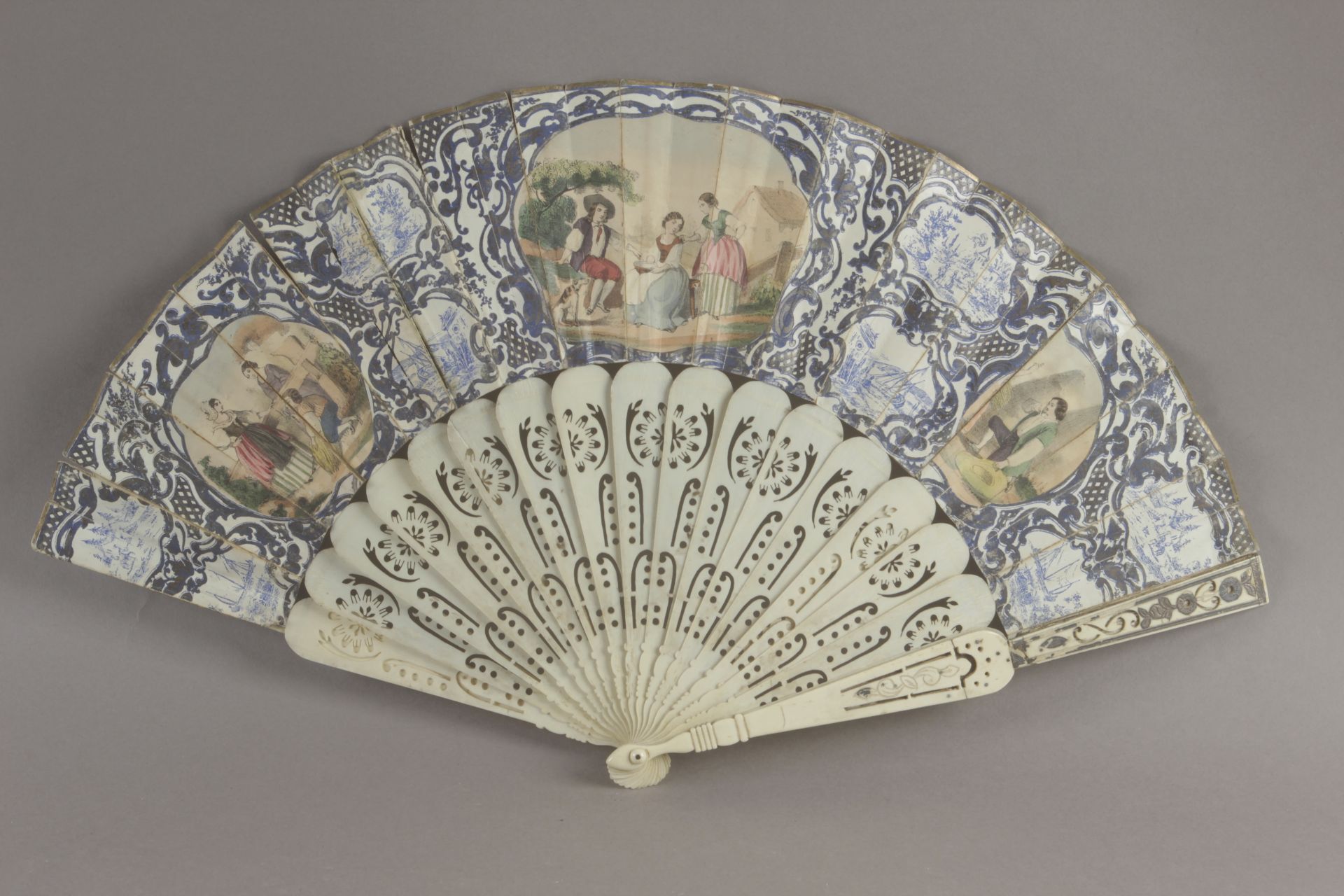 A 19th century French Empire hand fan - Bild 2 aus 2