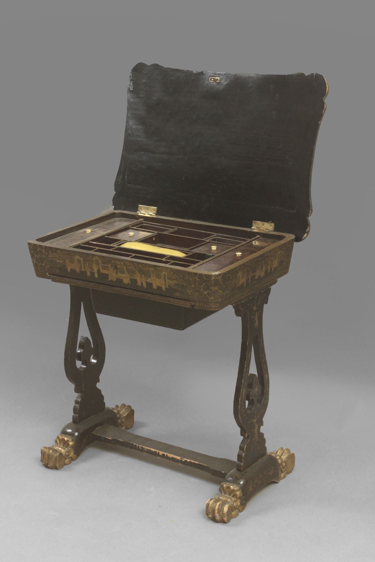 A late 19th century Chinese Export sewing table - Bild 2 aus 4