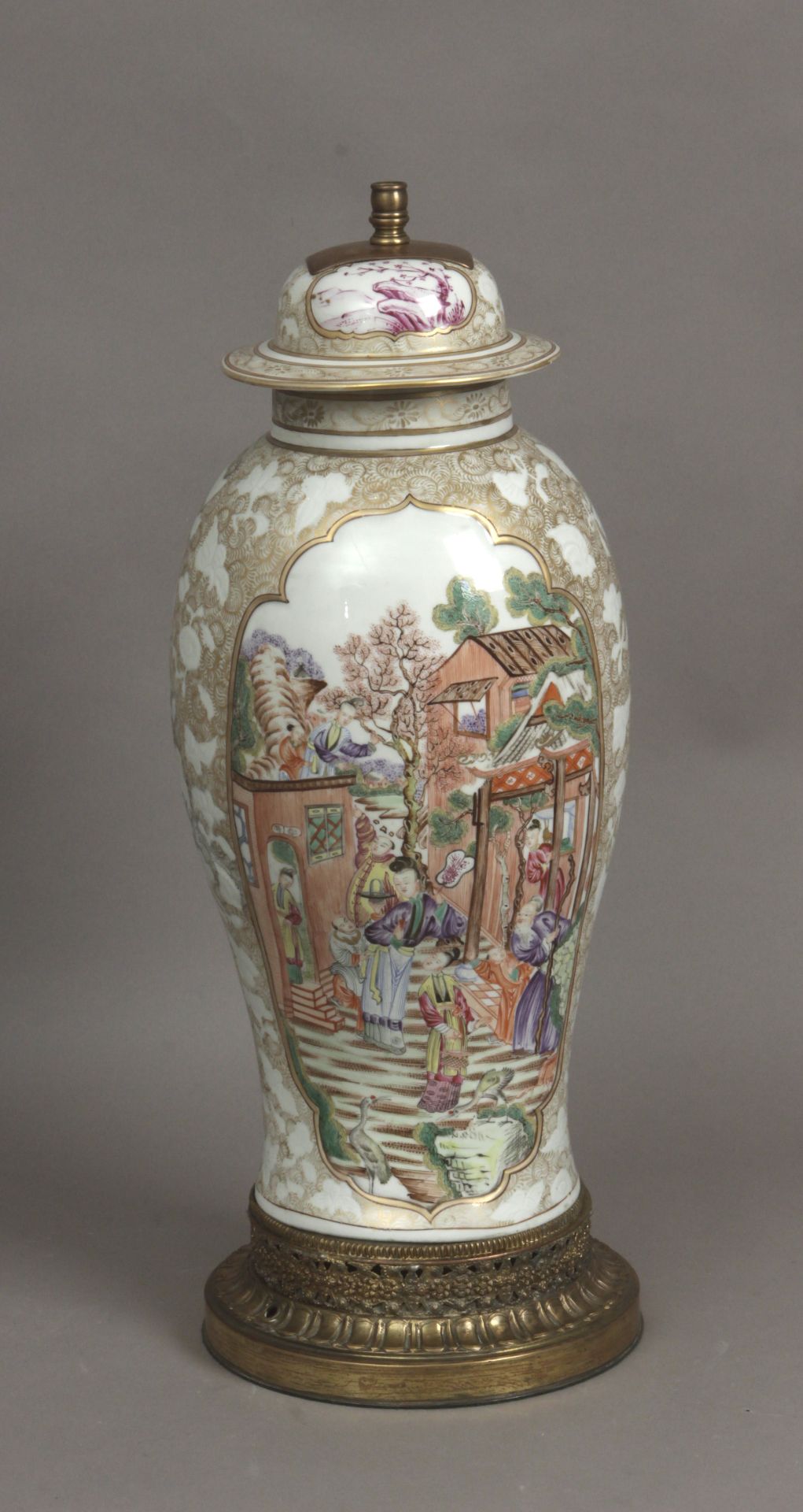 A Chinese porcelain vase possibly from 18th century - Bild 2 aus 4