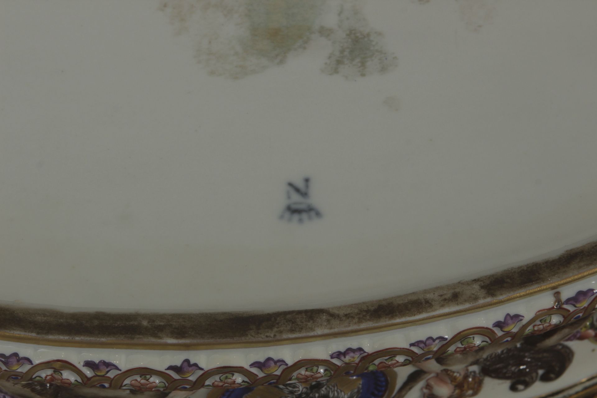 A 19th century Italian box in Capodimonte porcelain - Image 5 of 5