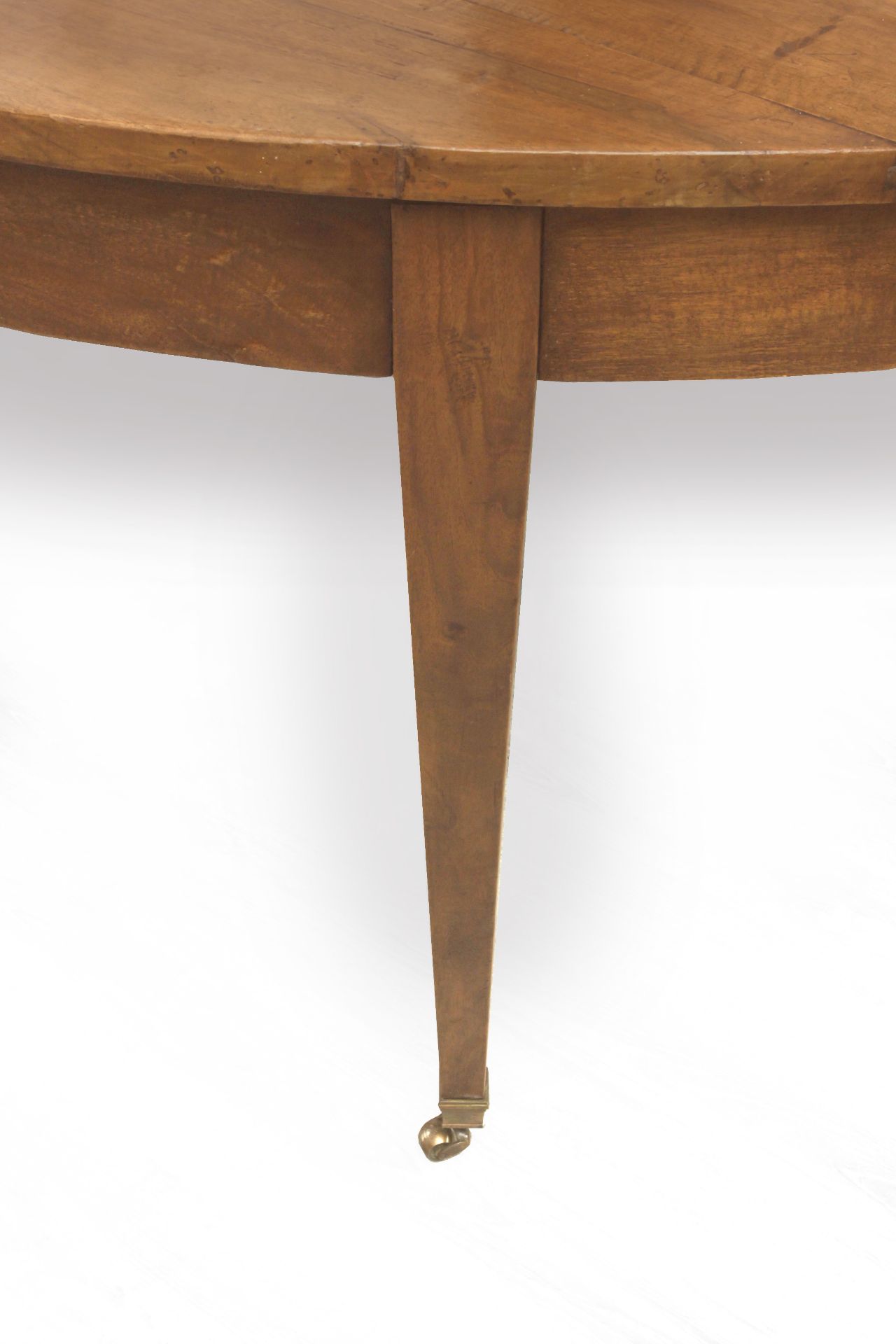 An early 19th century French walnut dining table - Bild 3 aus 3