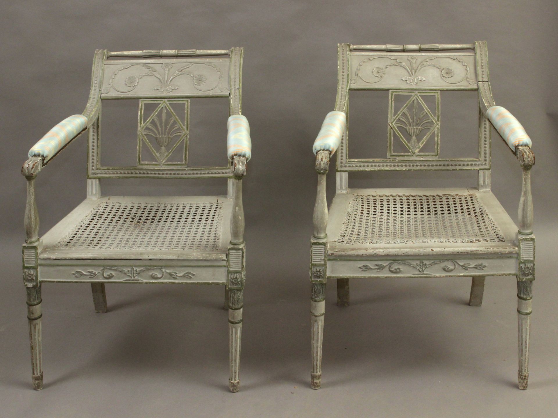 A pair of Directory period chairs - Bild 2 aus 3