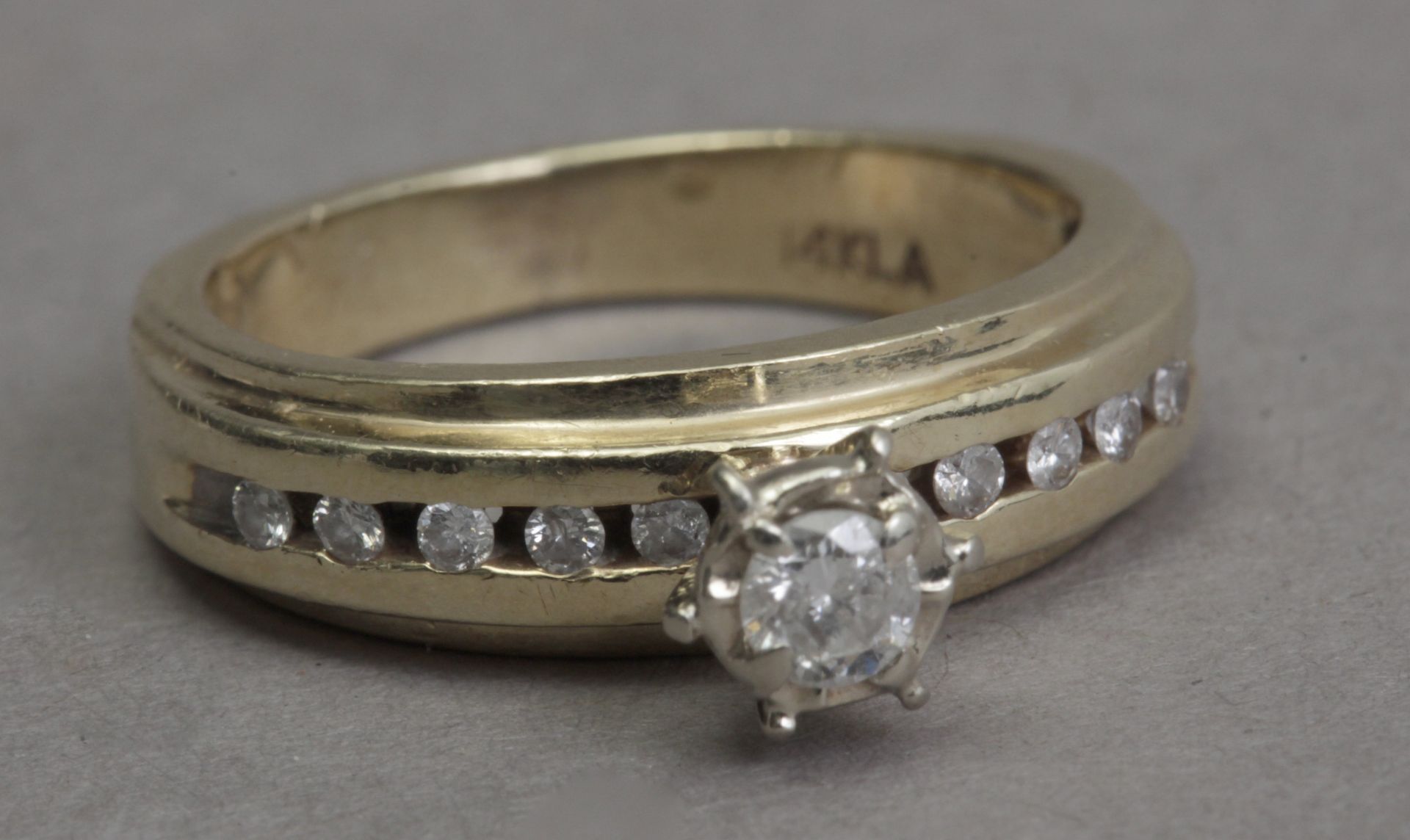 A diamond engagement ring - Bild 3 aus 3