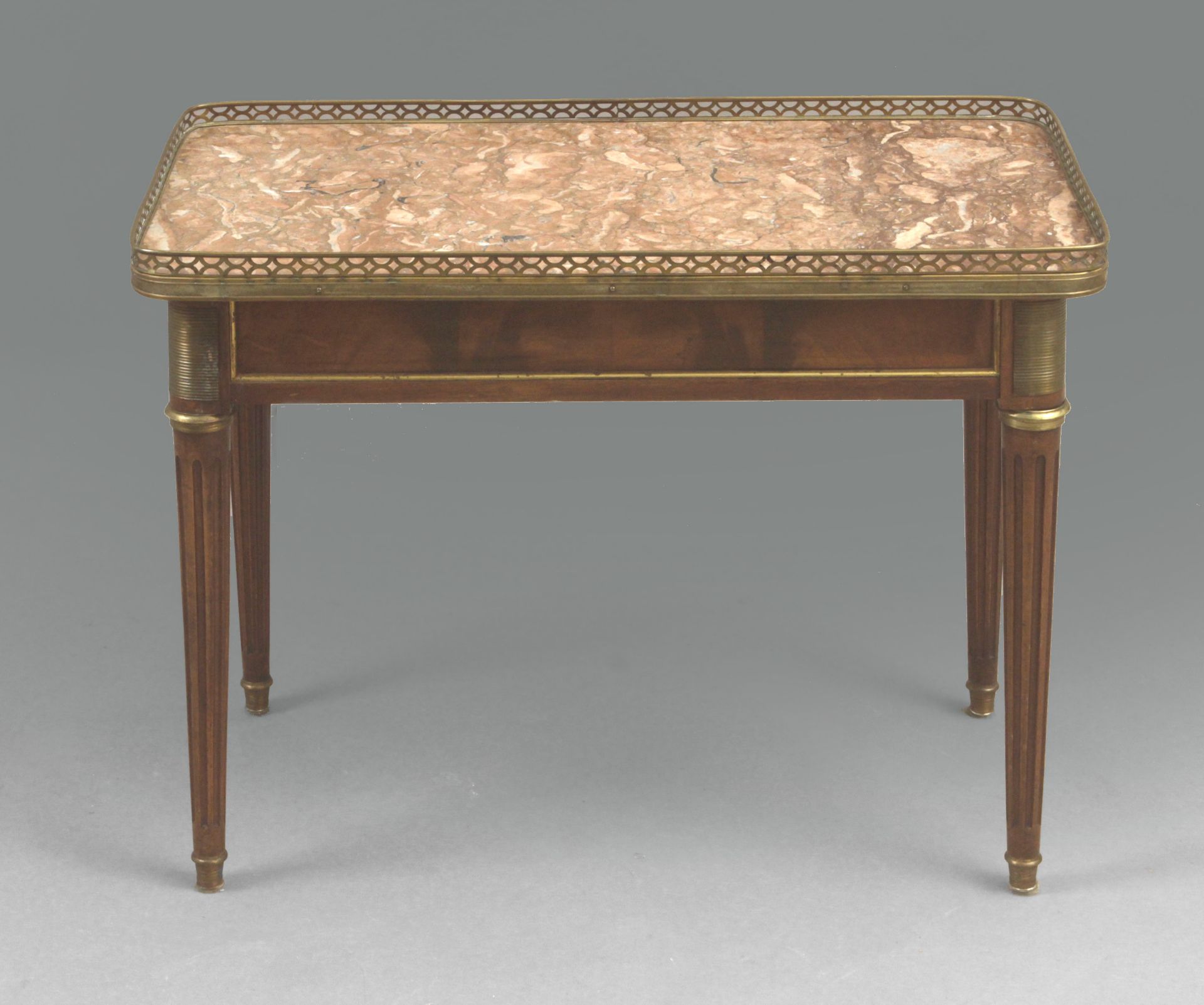 A Louis XVI style walnut side table circa 1900 - Bild 2 aus 3