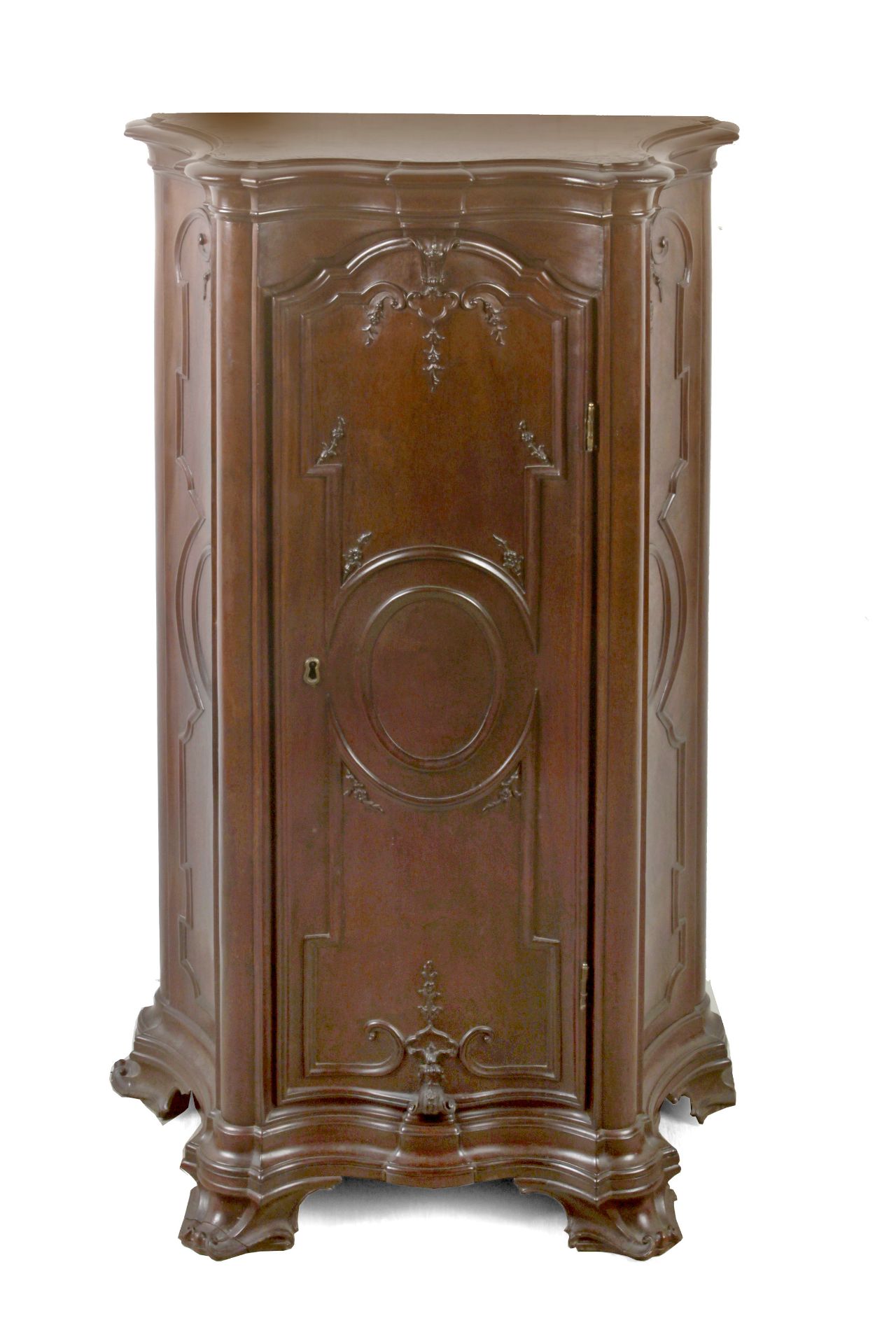 A Portuguese mahogany chest of drawers circa 1800 - Bild 3 aus 4