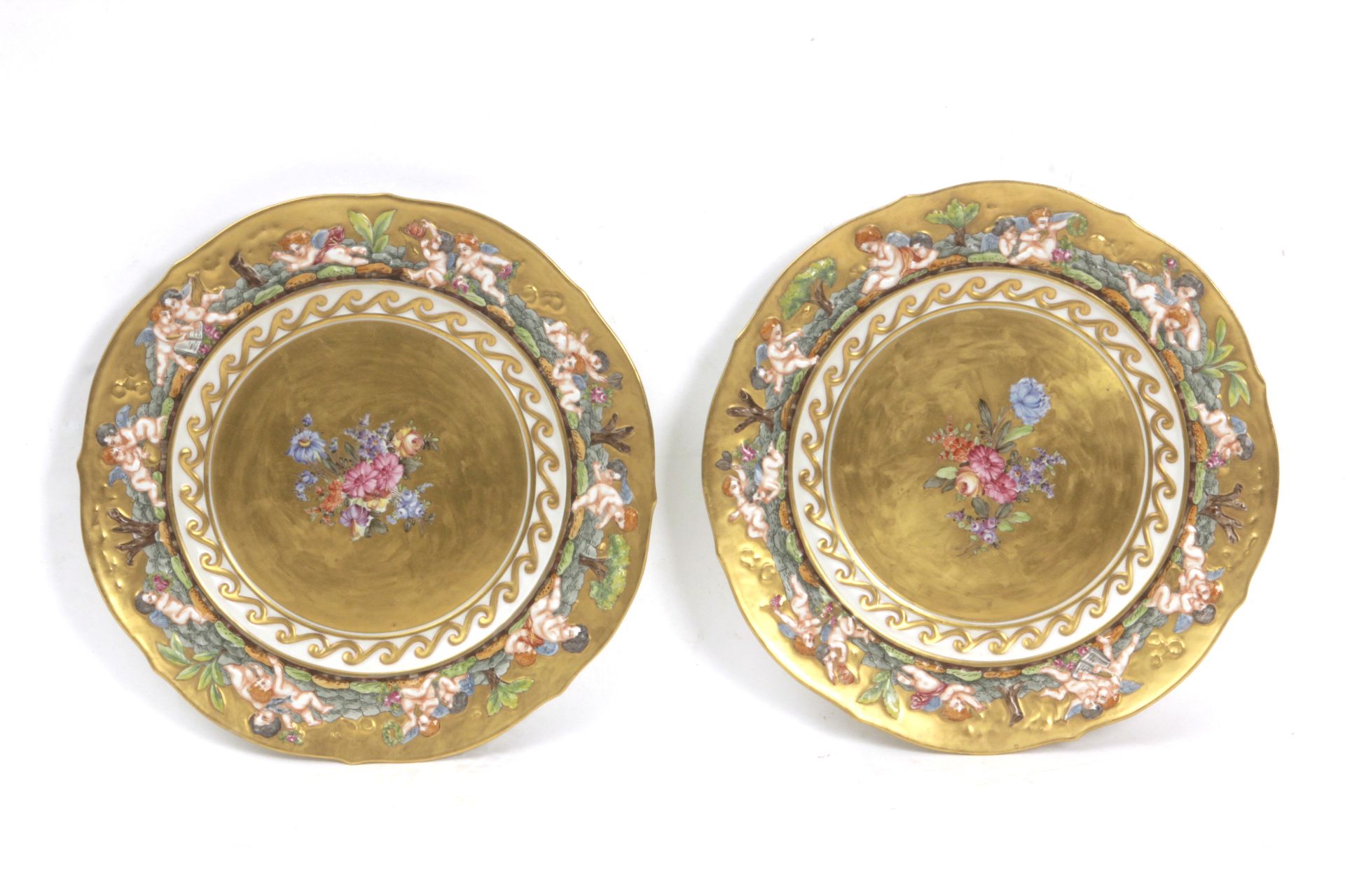 A pair of 20th century Italian dishes in Capodimonte porcelain