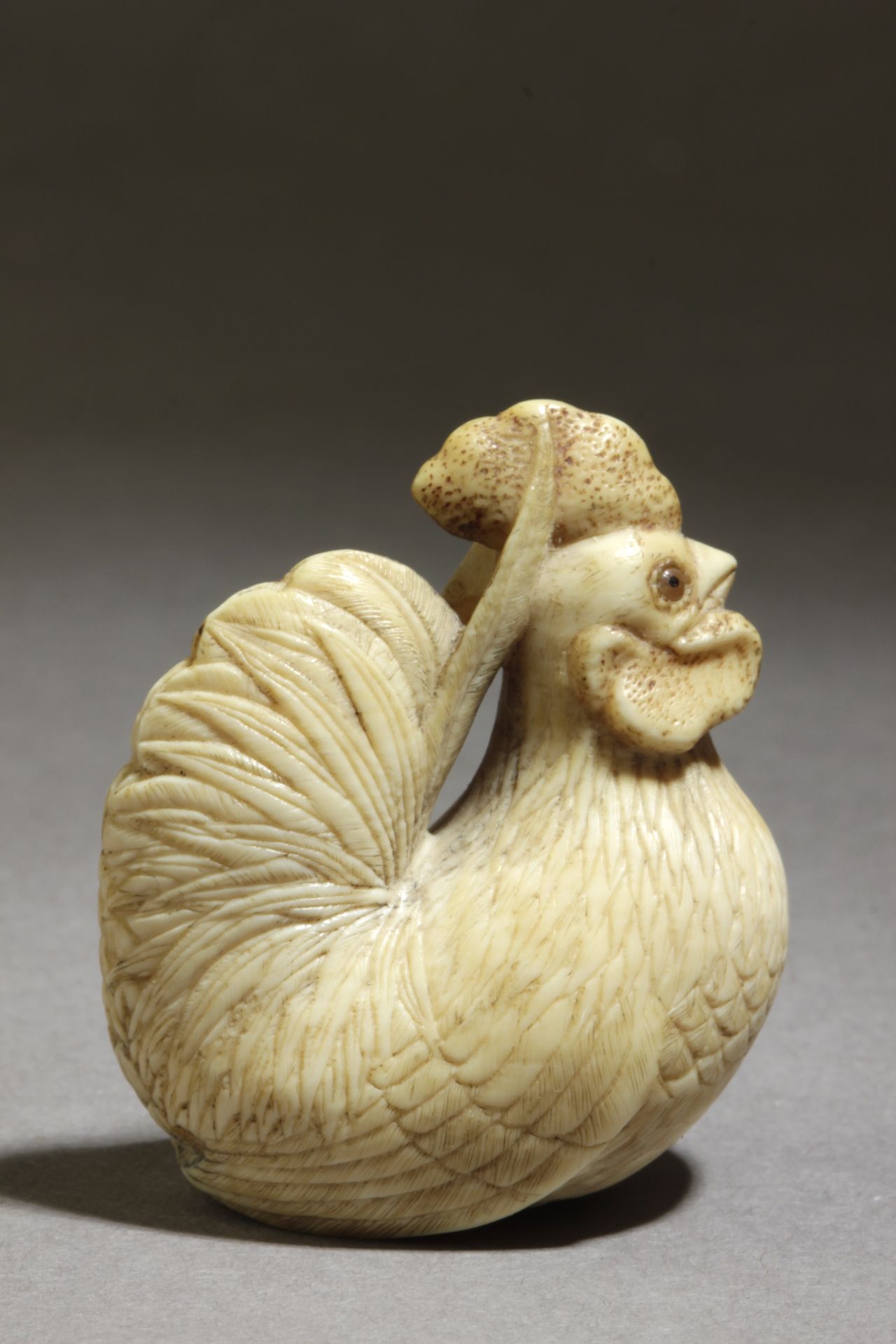 A 19th century Japanese netsuke. Signed Bunho - Bild 3 aus 7