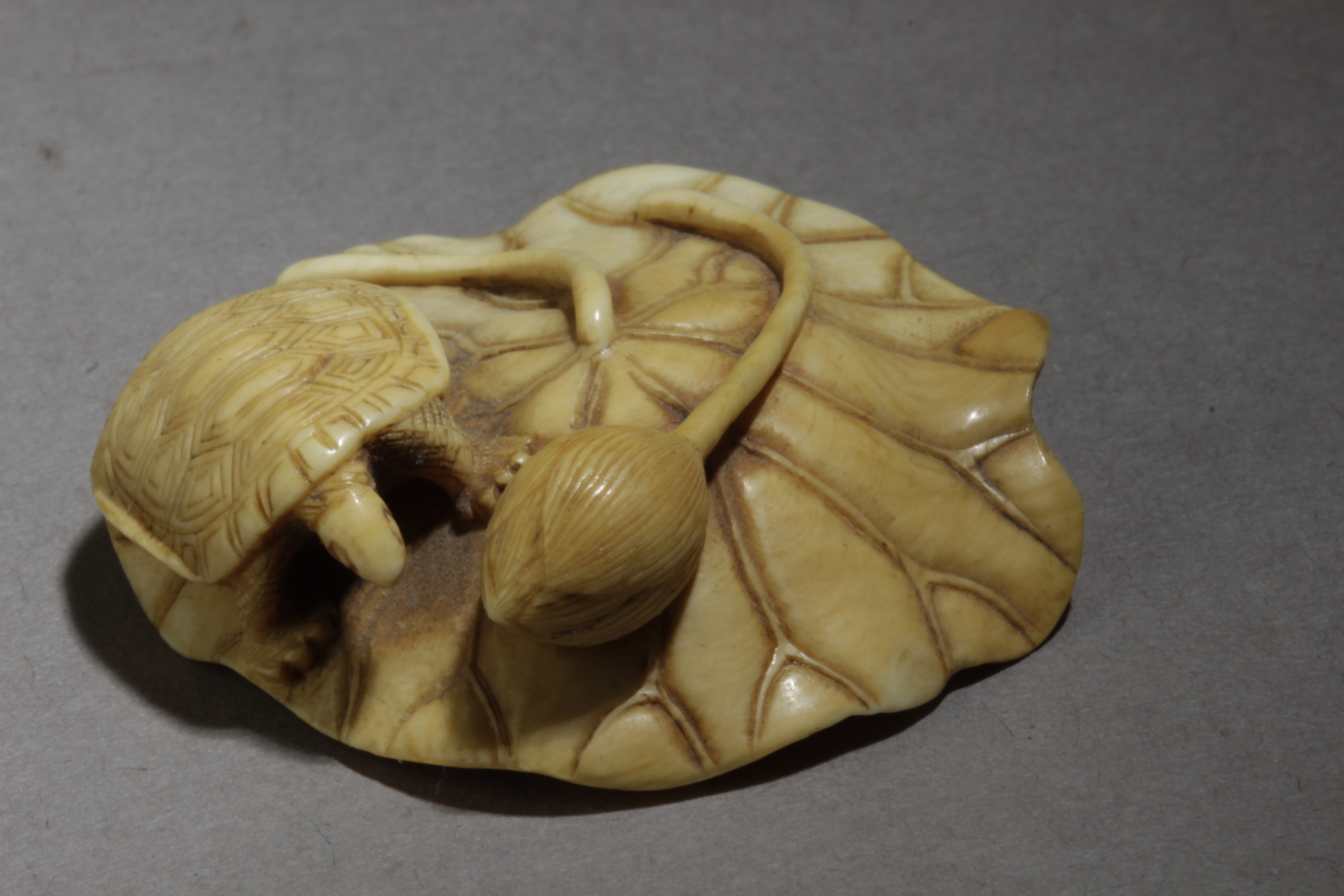 A 19th century Japanese netsuke from Meiji period - Image 5 of 7