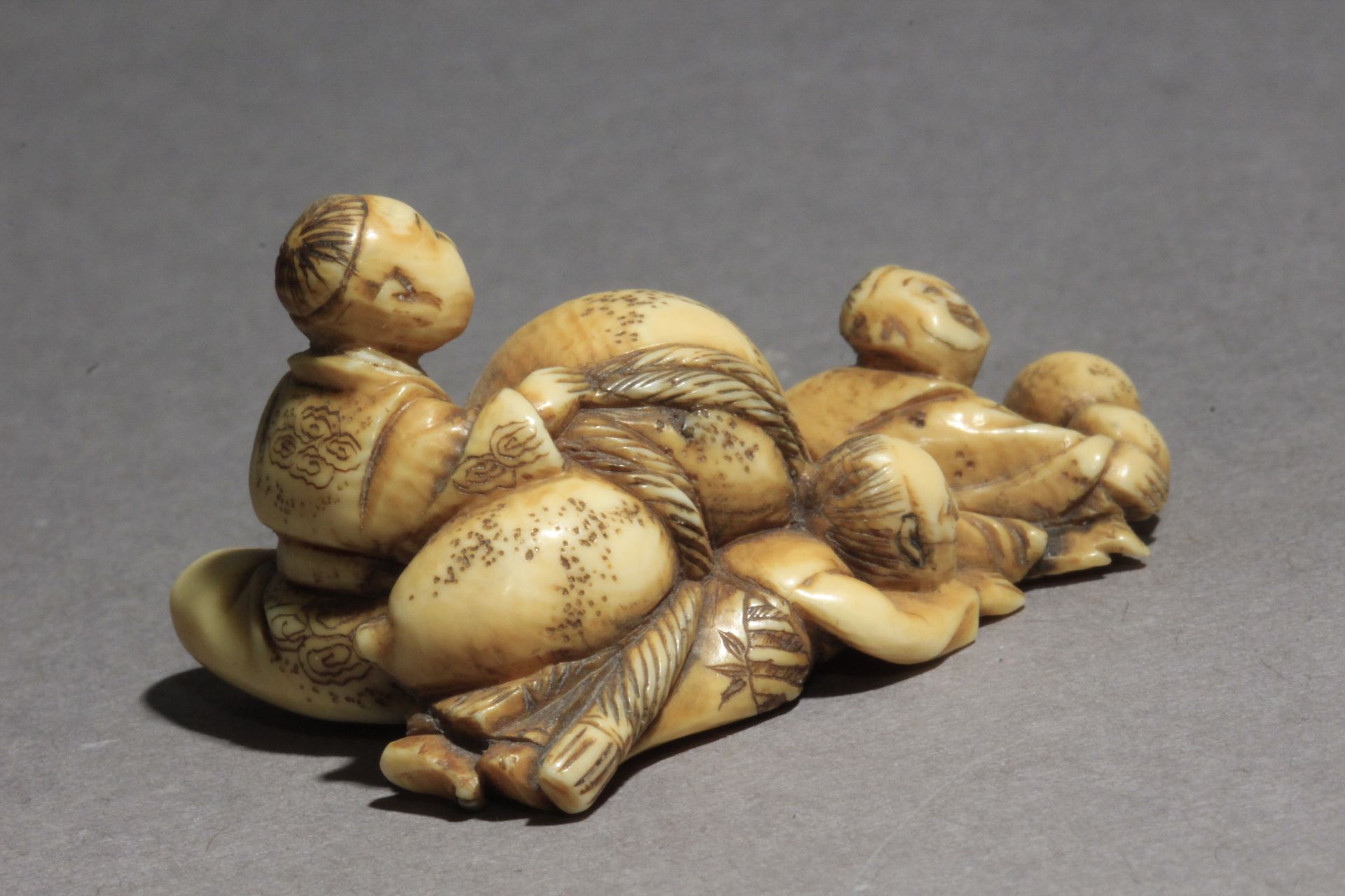 A late 19th century Japanese netsuke. SignedKatsura? - Image 5 of 7