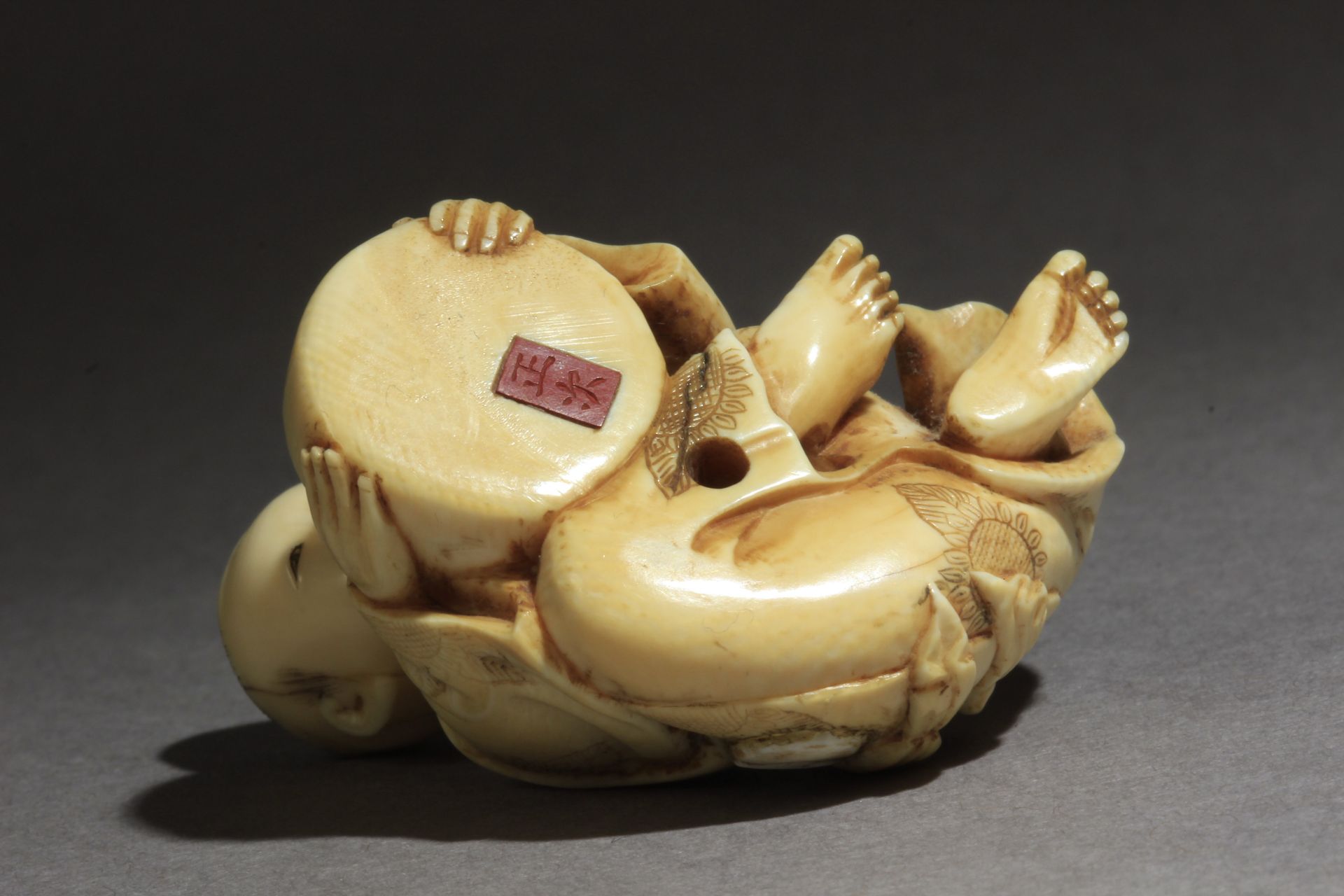 A Japanese netsuke from Meiji period circa 1850-1880. Signed Masatsugu - Image 6 of 7