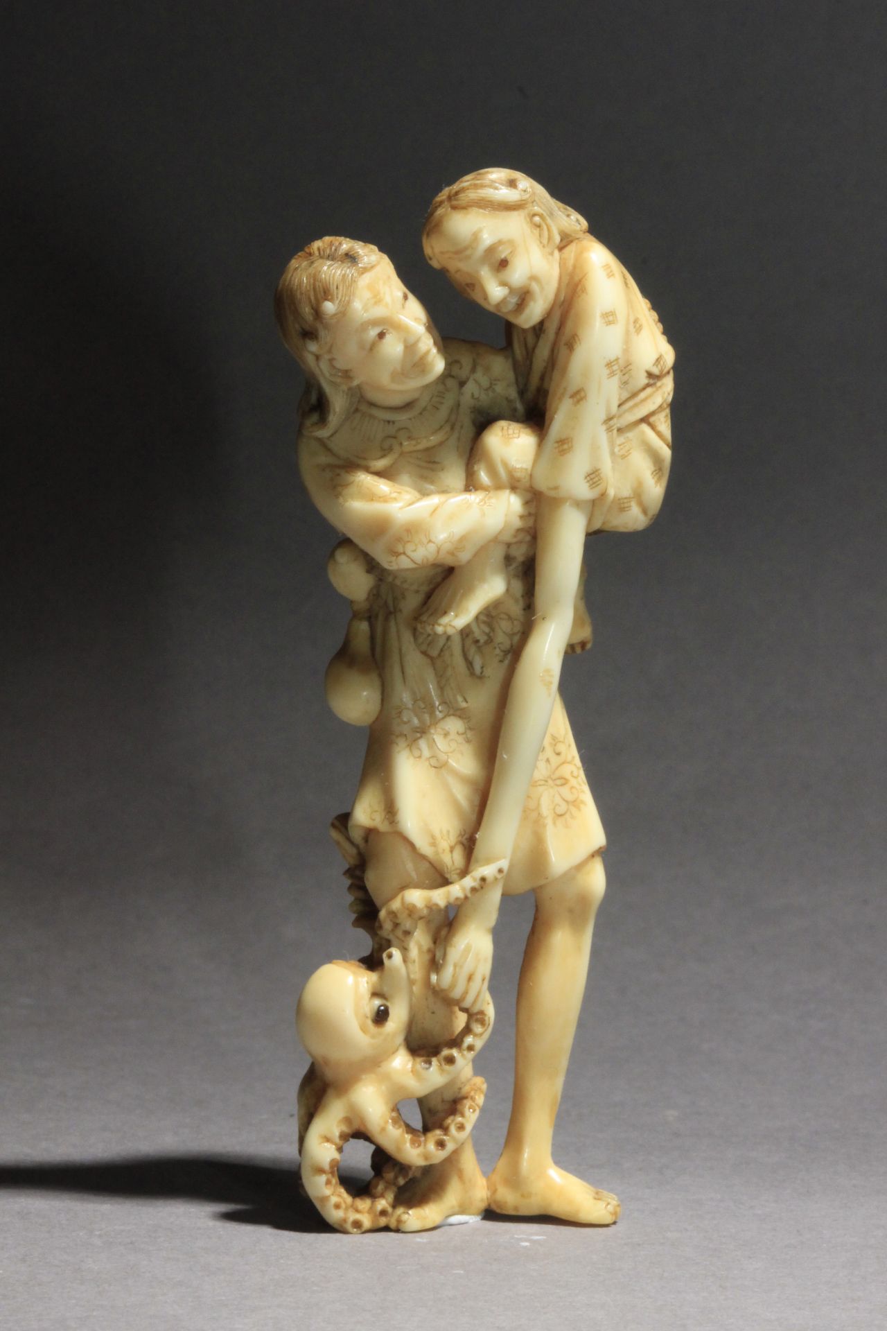 A Japanese netsuke from Edo period circa 1800. Signed Hidemasa