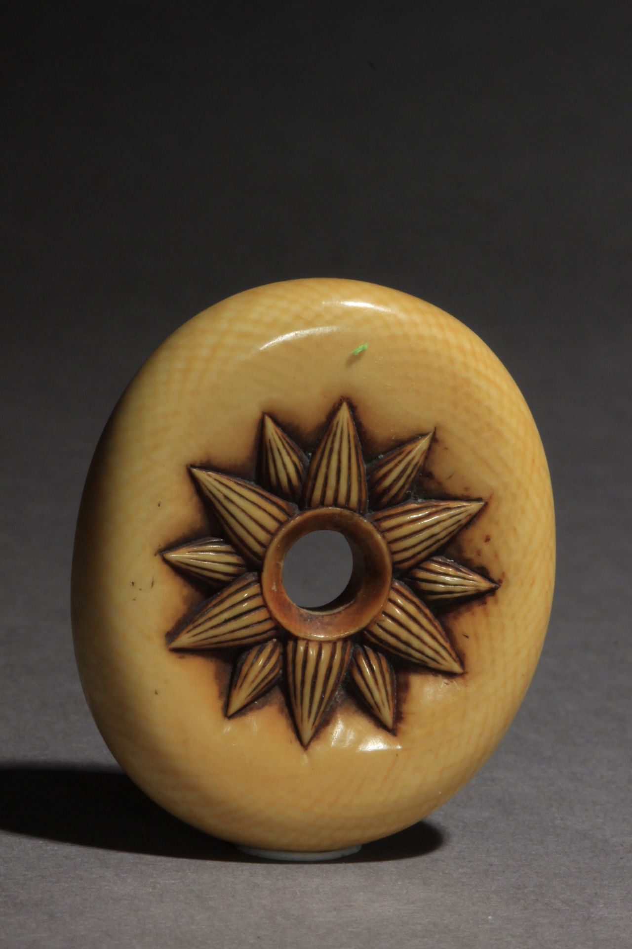 A 19th century manju from Edo period