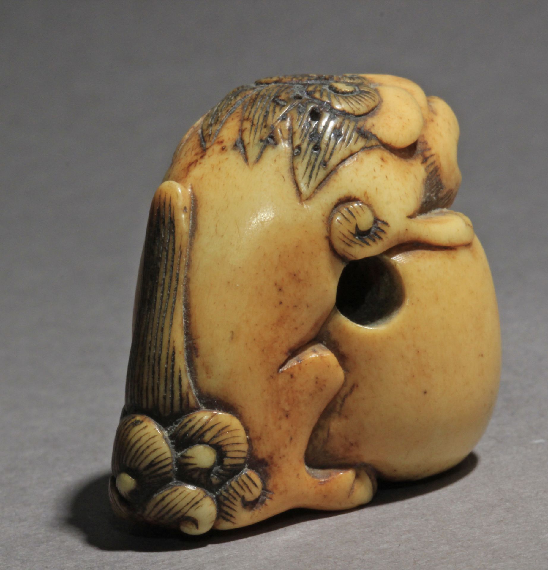 An 18th century Japanese netsuke from Edo period - Bild 5 aus 7