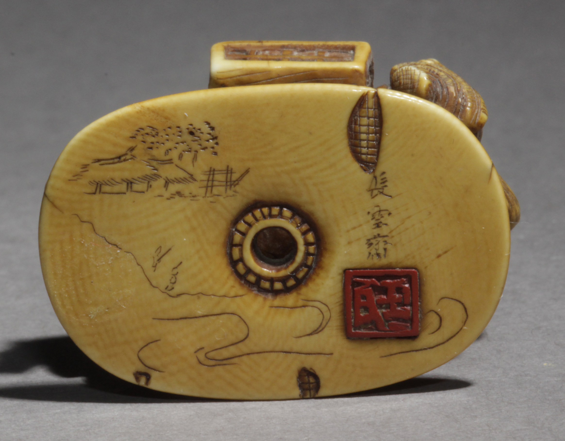 A Japanese netsuke from Meiji period circa 1860-1880. Signed Chousai - Image 6 of 7