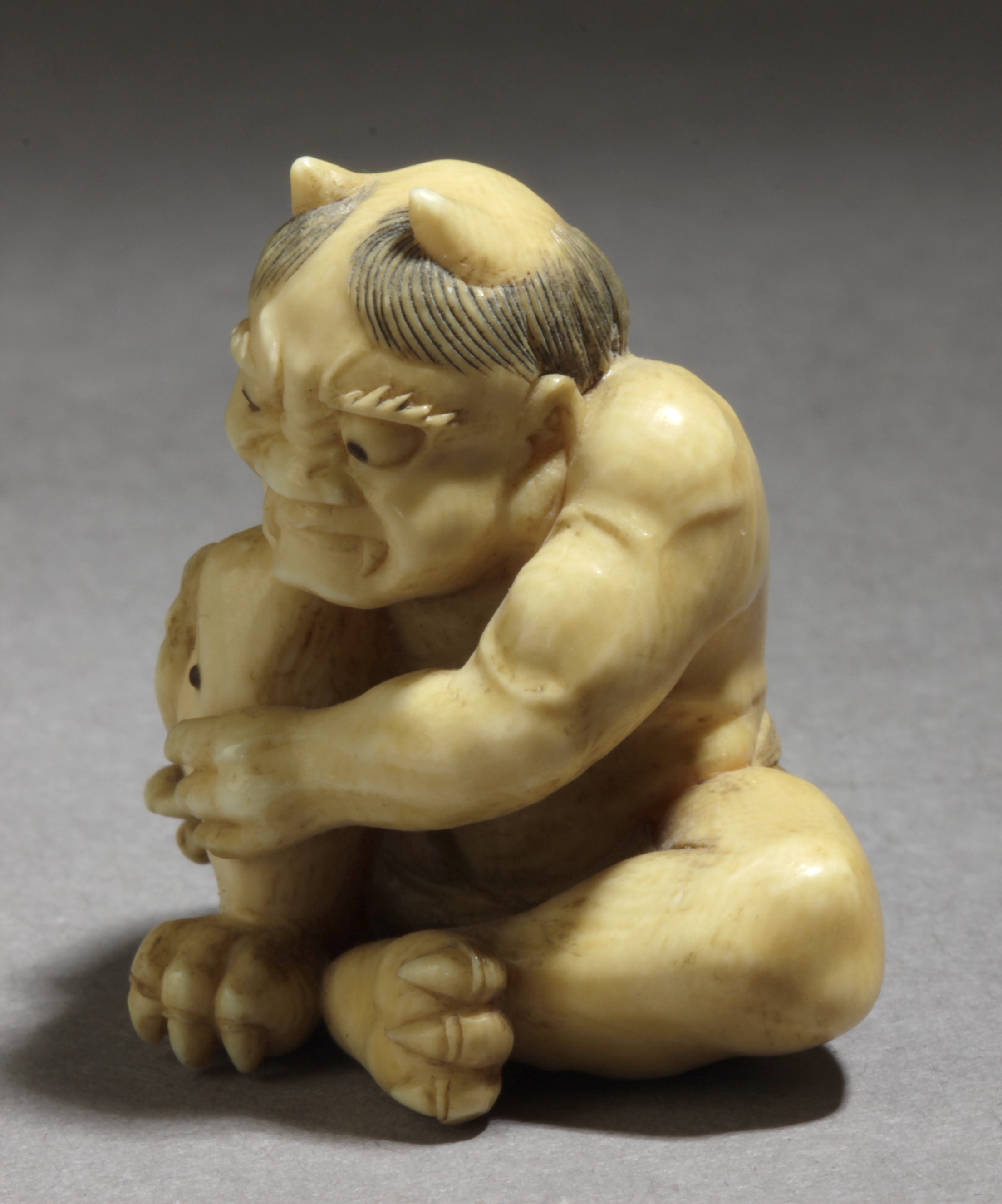 A 19th century Japanese netsuke from Meiji period - Image 2 of 6