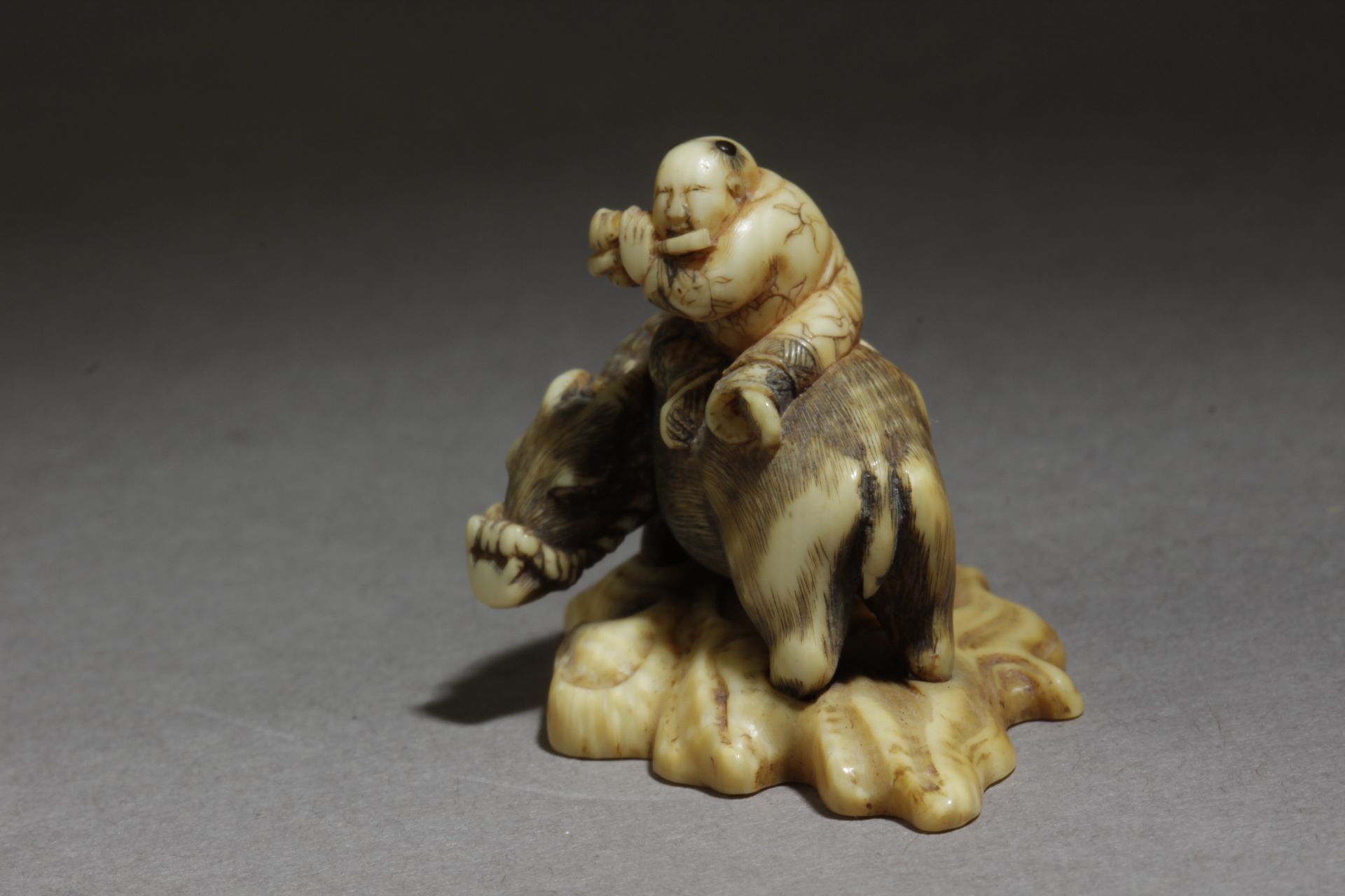 A mid 19th century Japanese netsuke from Edo period - Bild 2 aus 6