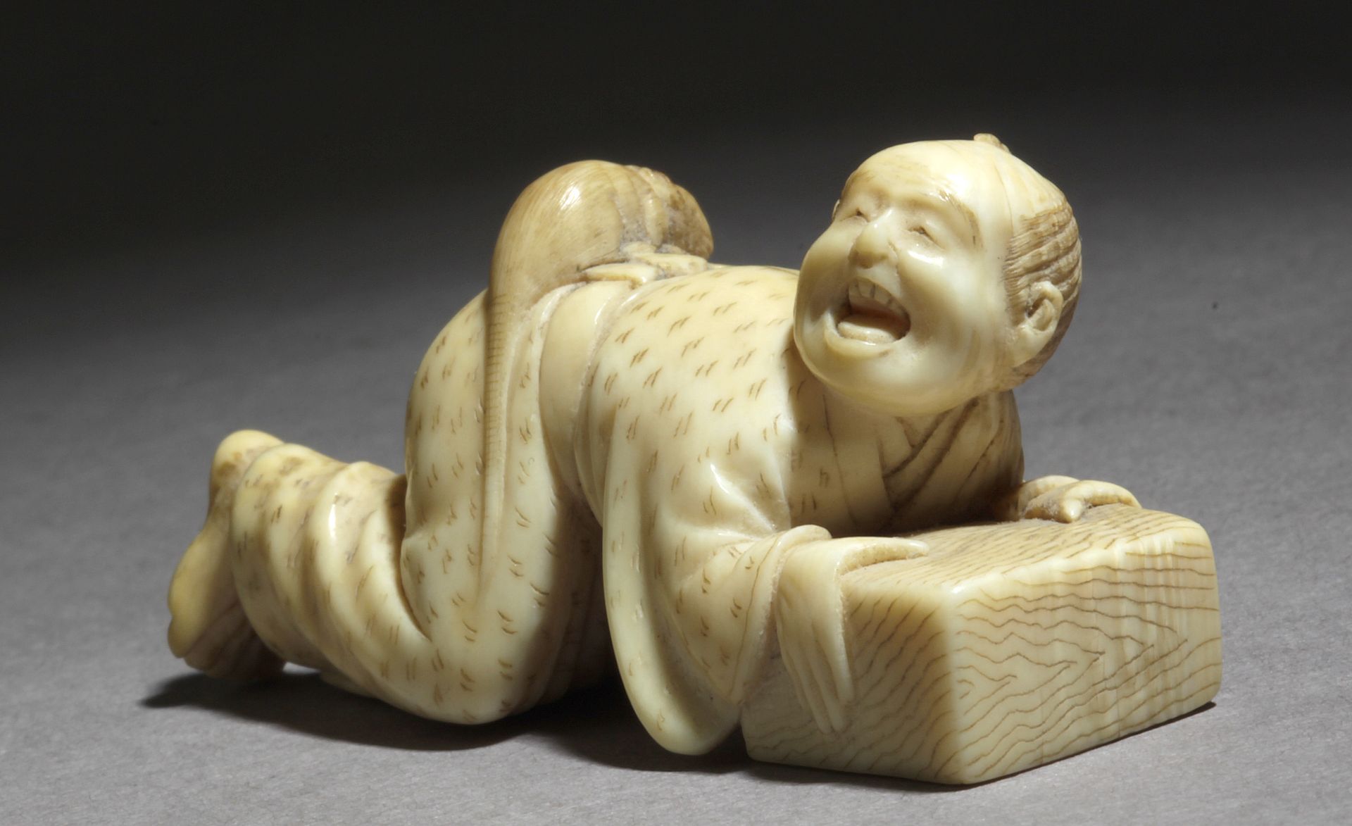 A mid 19th century Japanese netsuke from Meiji period. Signed Tomokazu