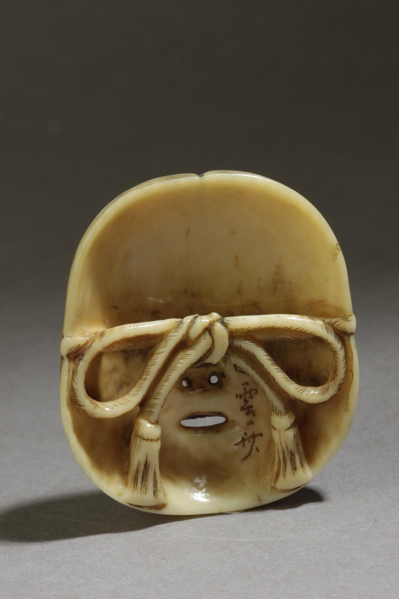 A Japanese netsuke from Meiji period circa 1900 - Bild 4 aus 5