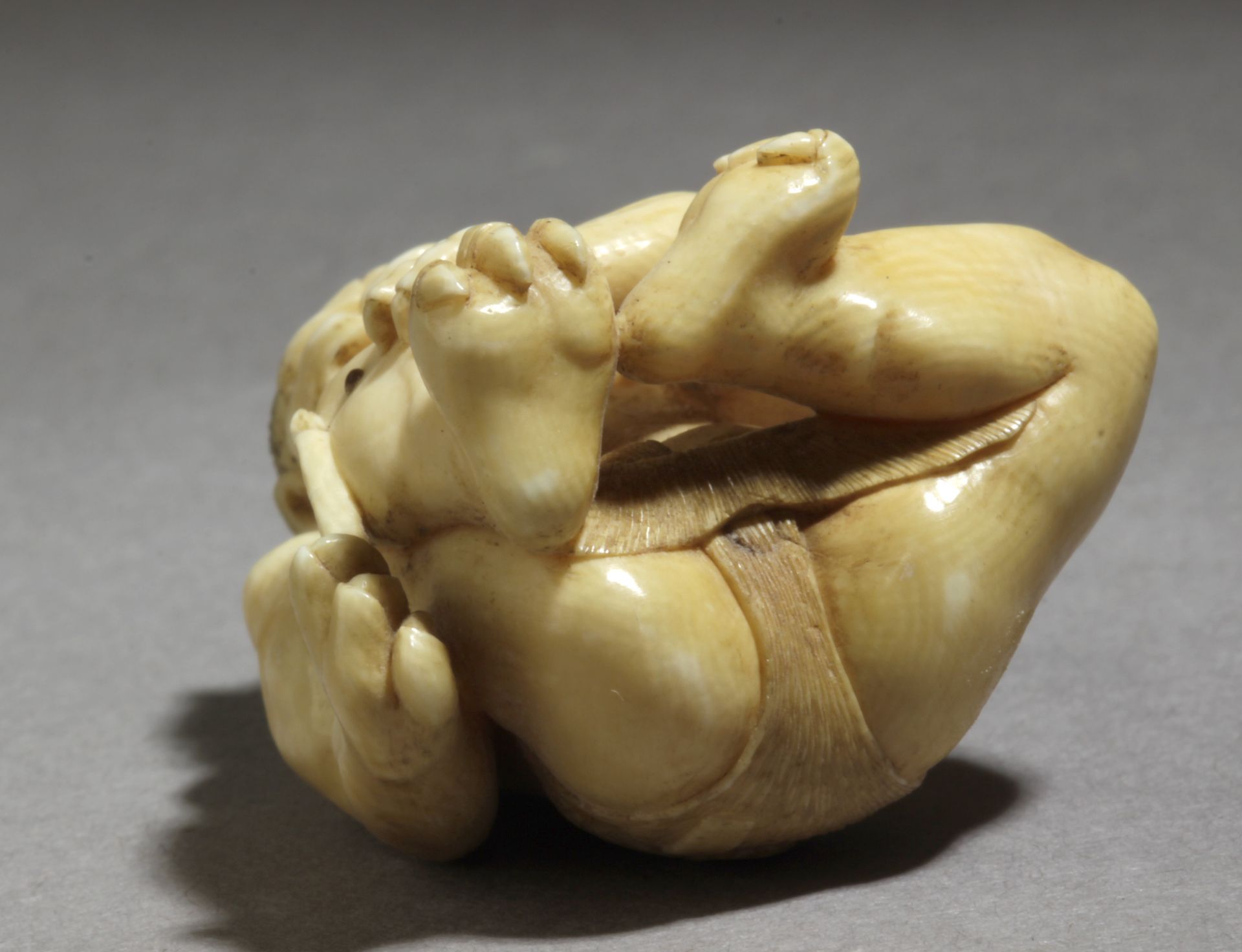 A 19th century Japanese netsuke from Meiji period - Bild 6 aus 6