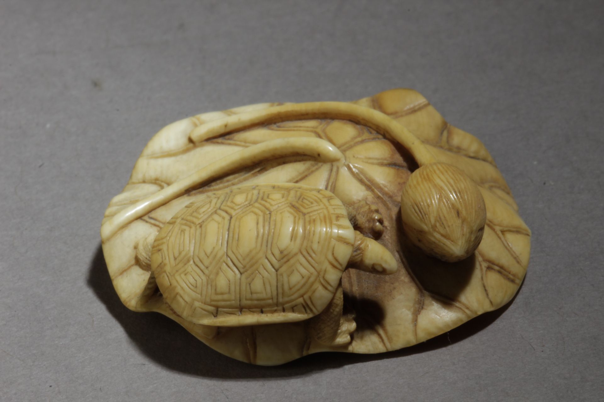 A 19th century Japanese netsuke from Meiji period - Bild 4 aus 7