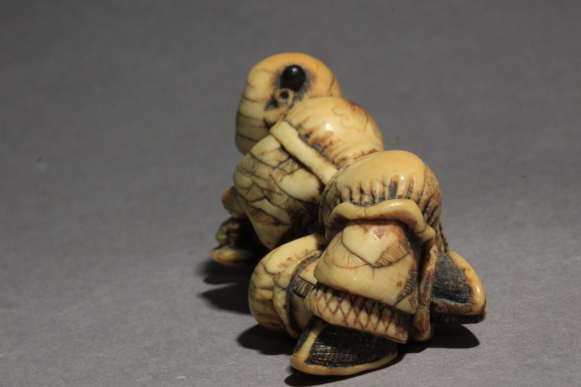 An 18th century Japanese netsuke from Edo period - Bild 5 aus 7