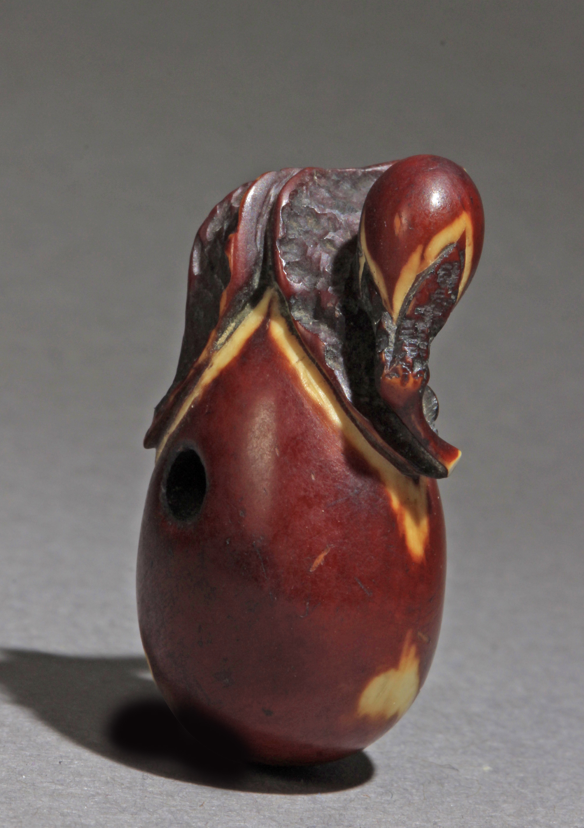 A late 19th century Japanese netsuke from Meiji period - Image 5 of 7