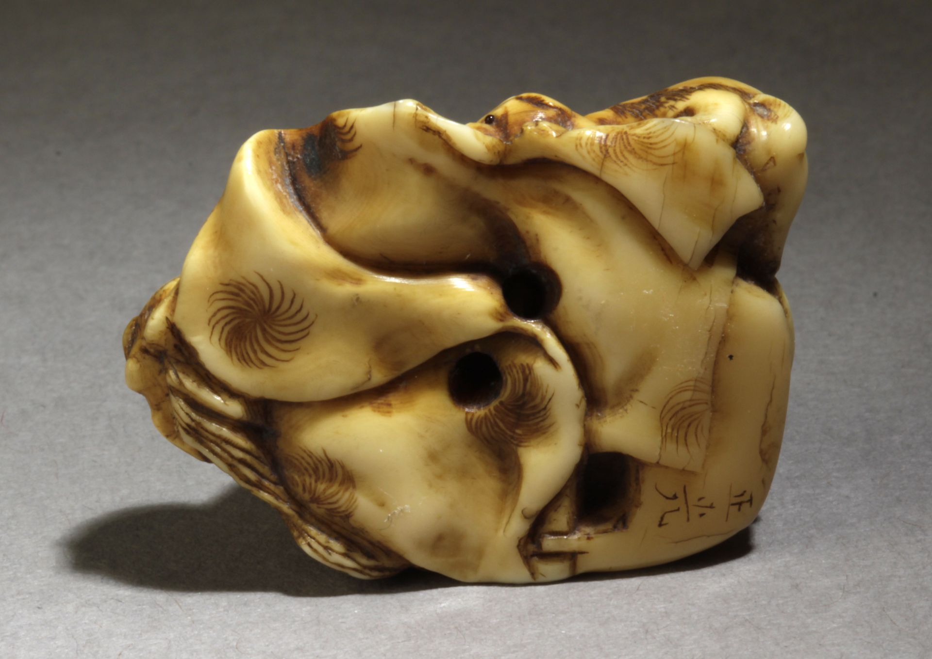 A 19th century Japanese netsuke from Edo period. Signed Masamitsu - Image 5 of 6