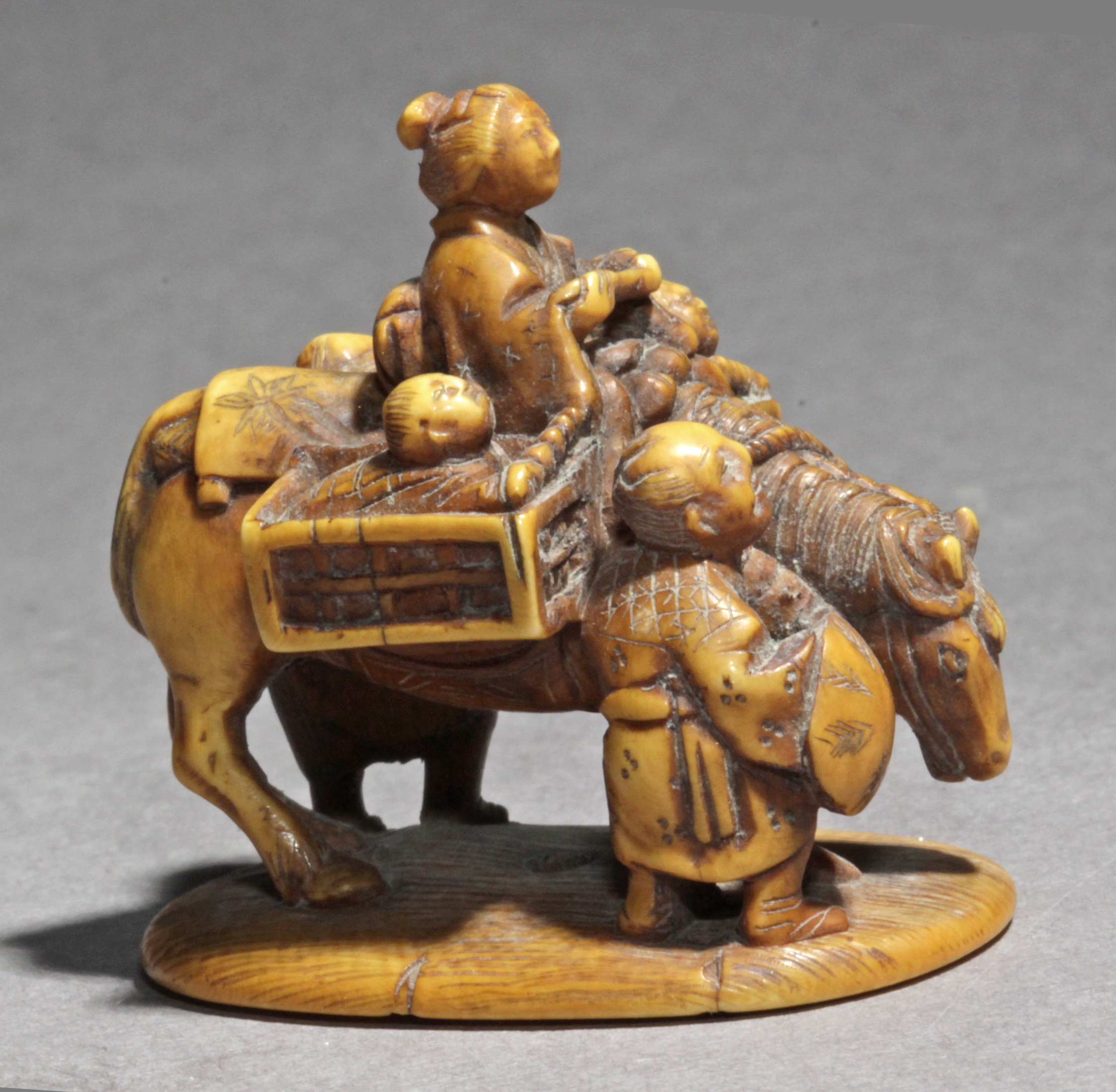 A Japanese netsuke from Meiji period circa 1860-1880. Signed Chousai - Image 3 of 7