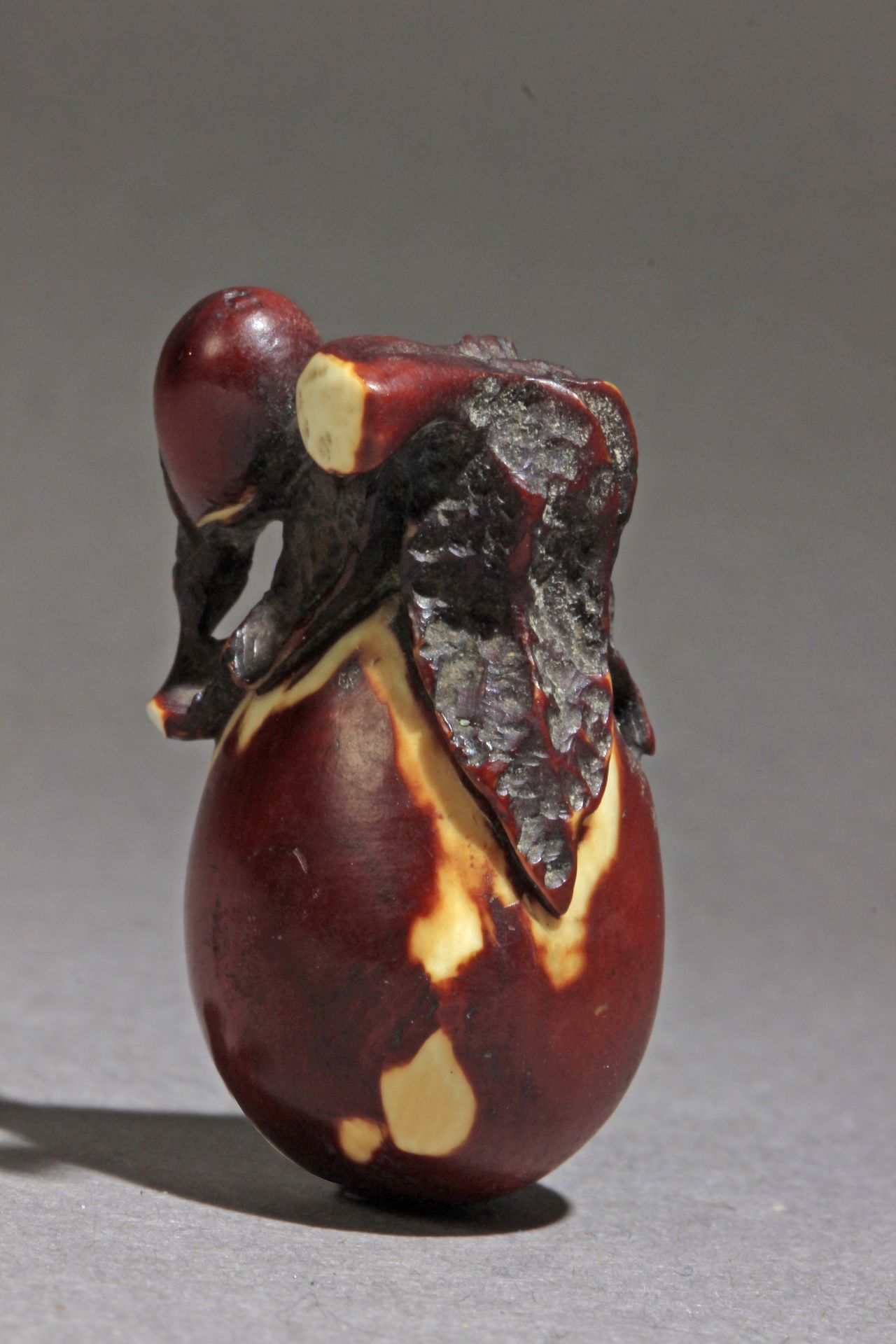 A late 19th century Japanese netsuke from Meiji period - Bild 2 aus 7