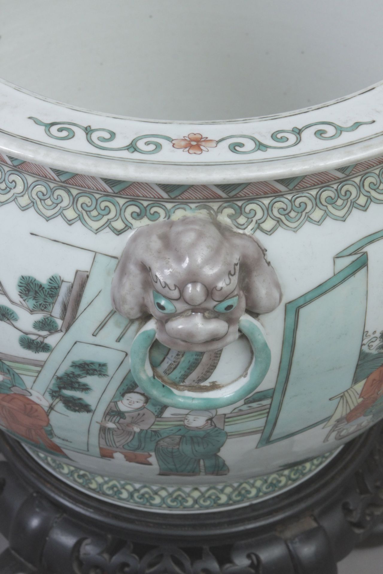 A late 18th century-early 19th century Famille Verte cache pot from Qing period - Bild 3 aus 5