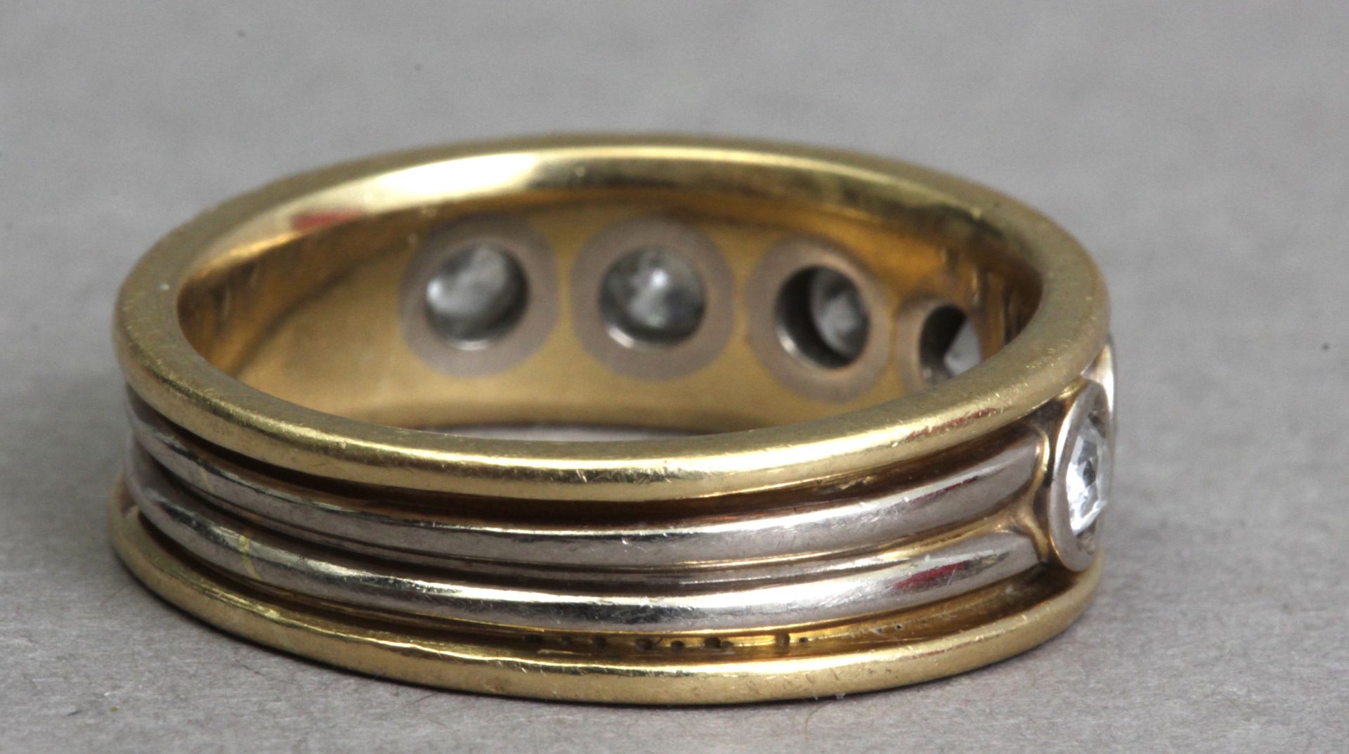 A first half 20th century diamond half eternity ring - Bild 3 aus 6