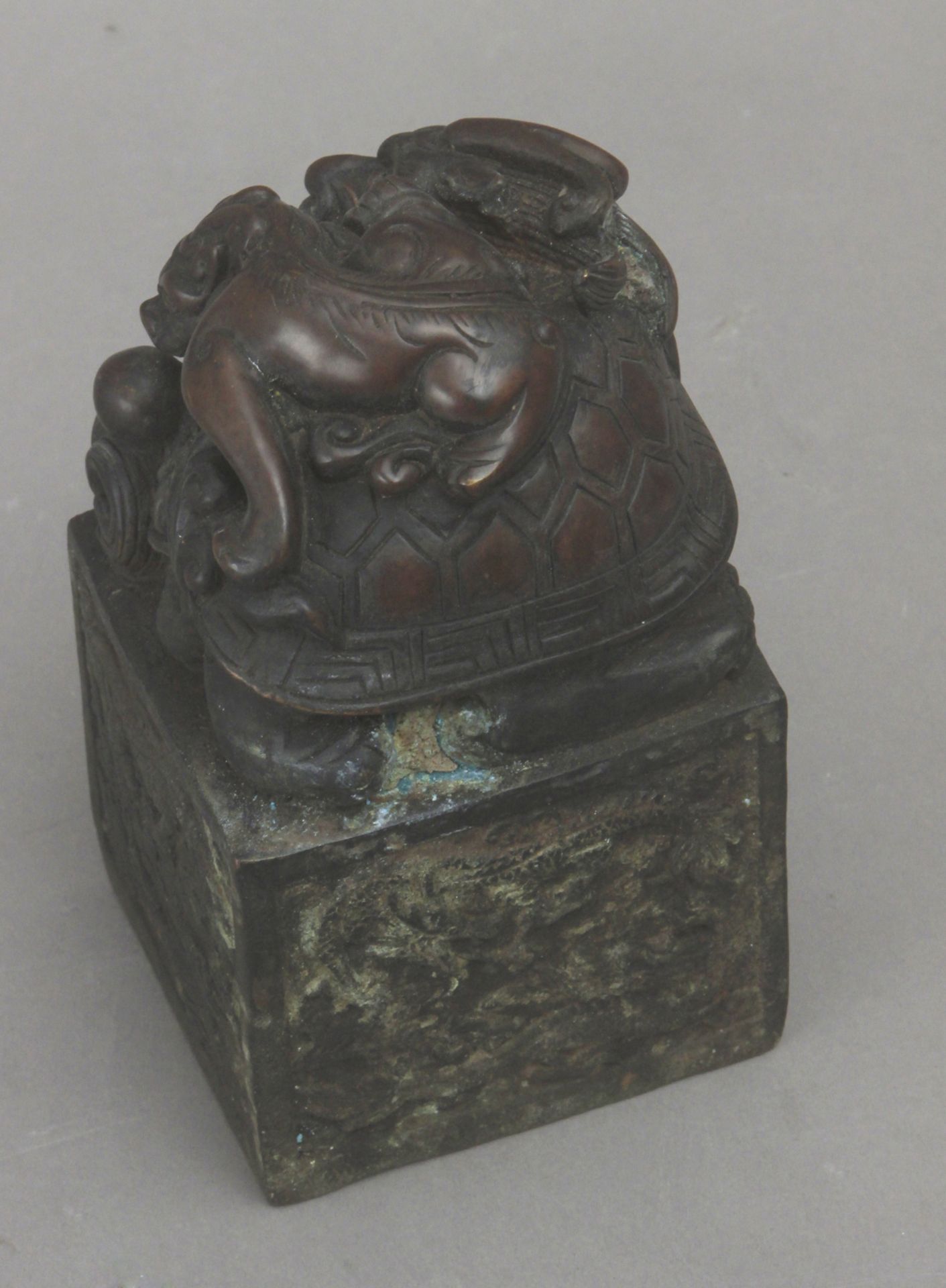 A 20th century Chinese bronze seal - Image 3 of 6