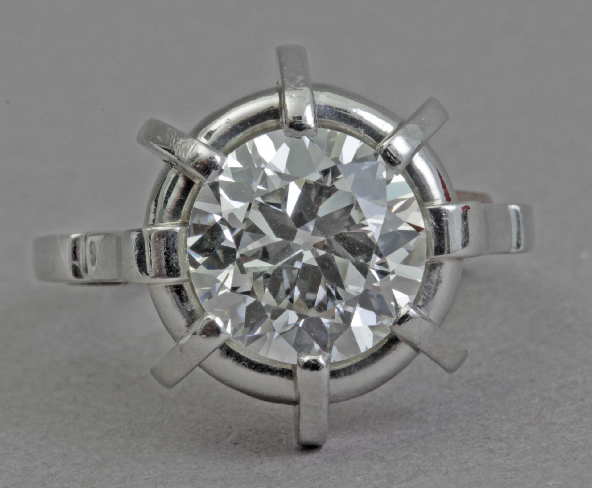 A first haf of 20th century 3,5 ct. approx. old brilliant cut diamond solitaire ring - Bild 3 aus 6