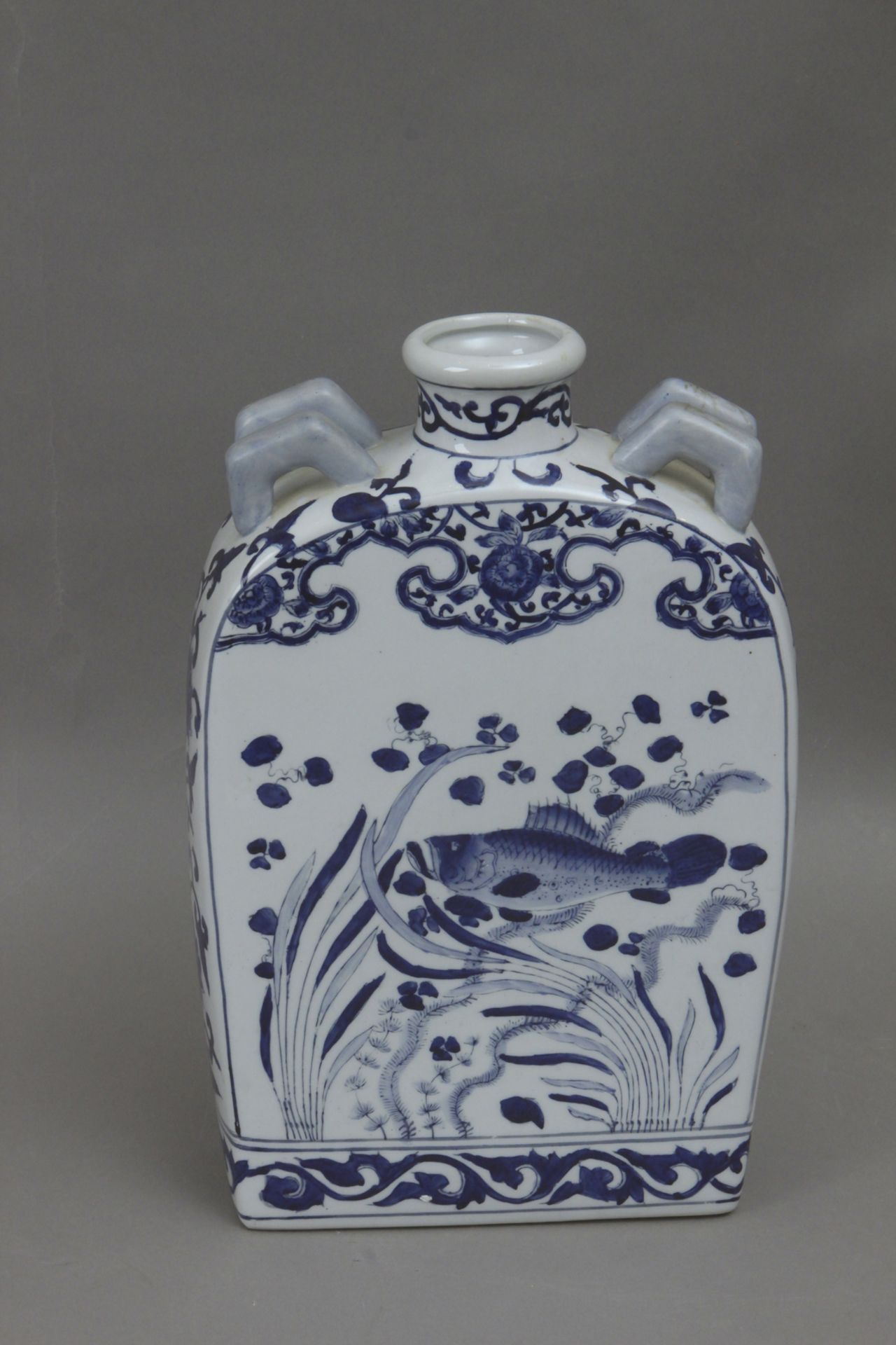 A 20th century Chinese moon flask - Bild 2 aus 4