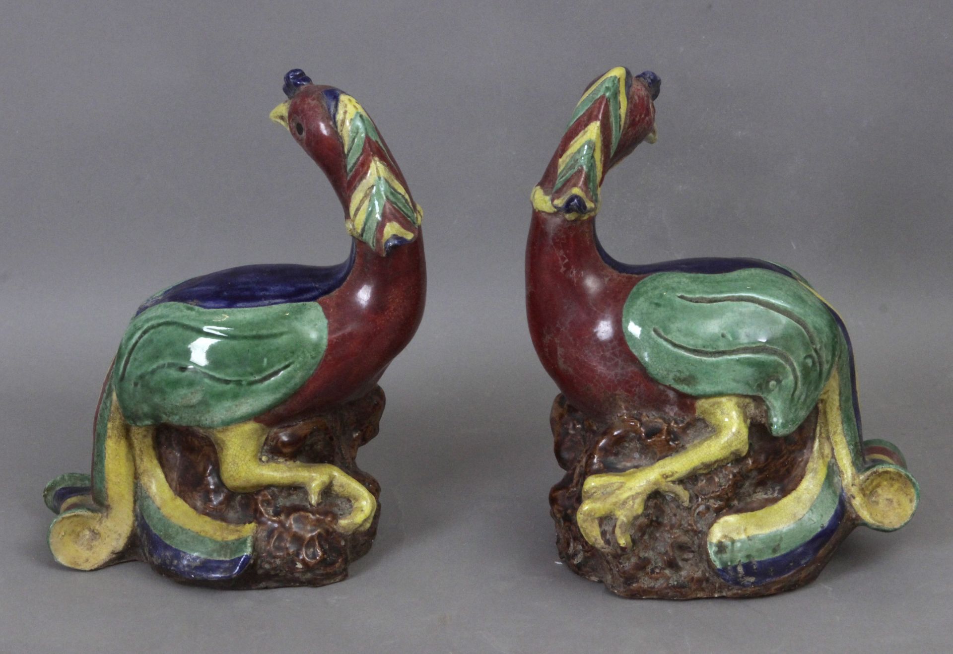 A pair of 19th century Chinese pheasant porcelain figures - Bild 2 aus 3