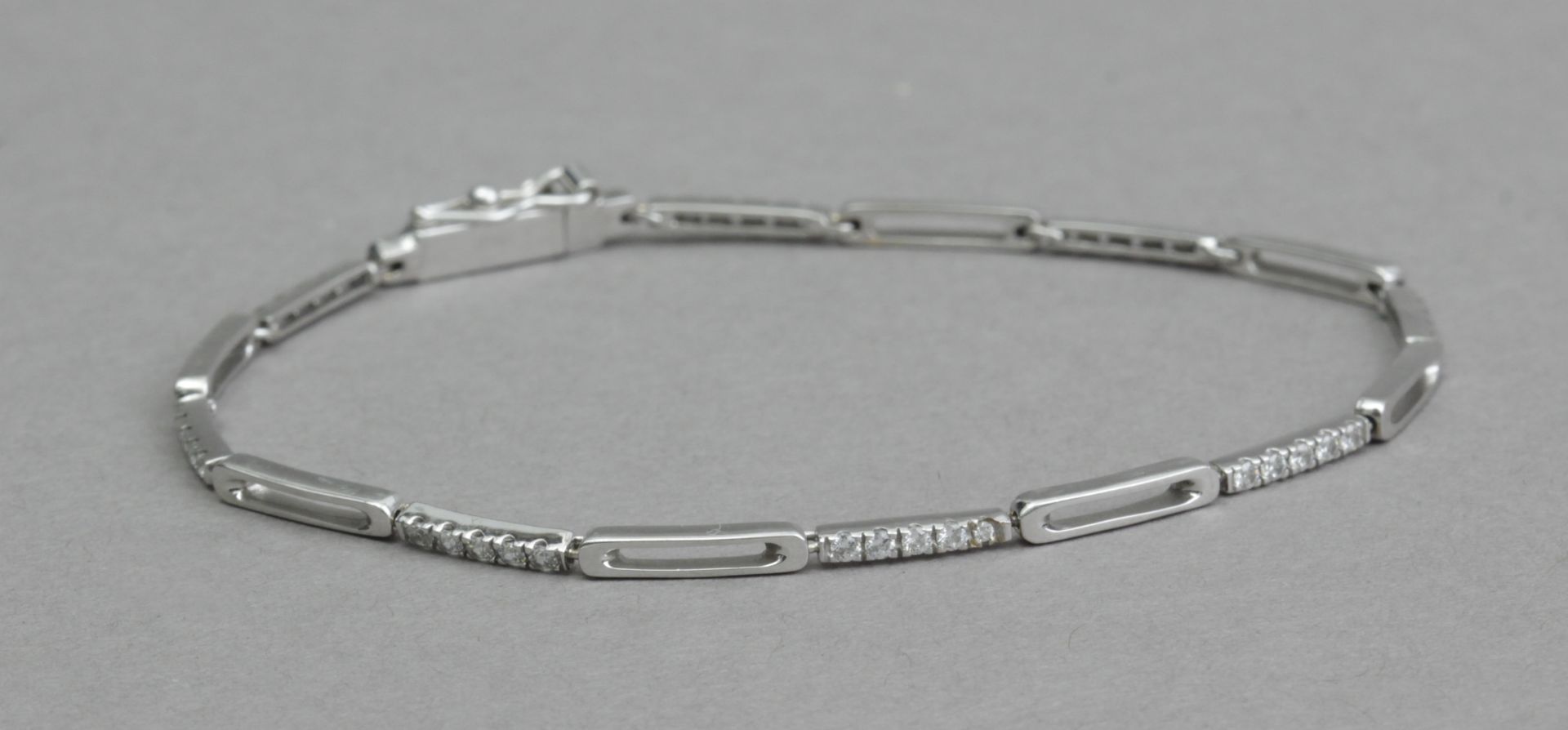 A diamond bracelet - Bild 3 aus 3