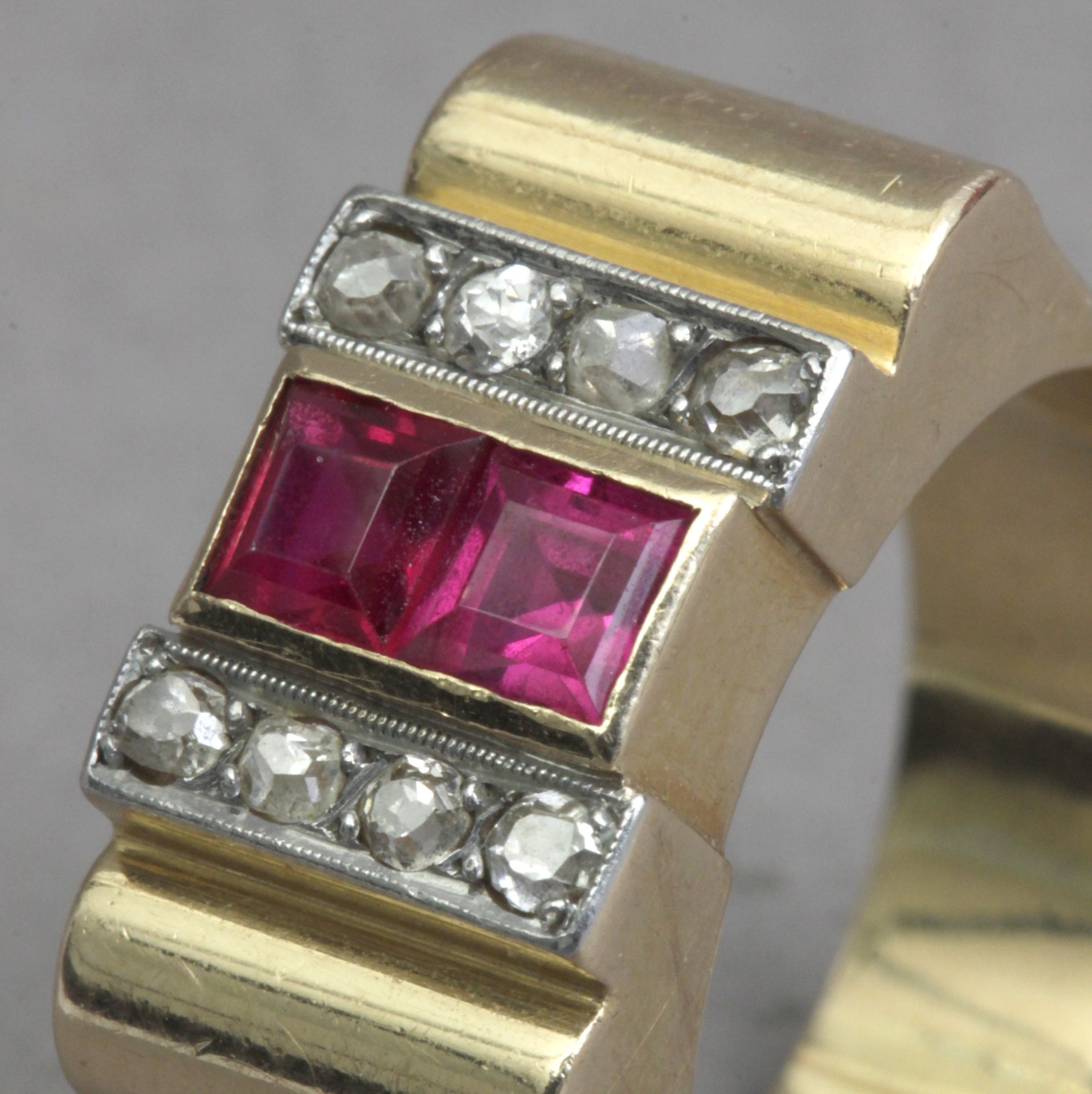 A chevalier ring circa 1940 in gold, platinum, diamonds and rubies - Bild 5 aus 6