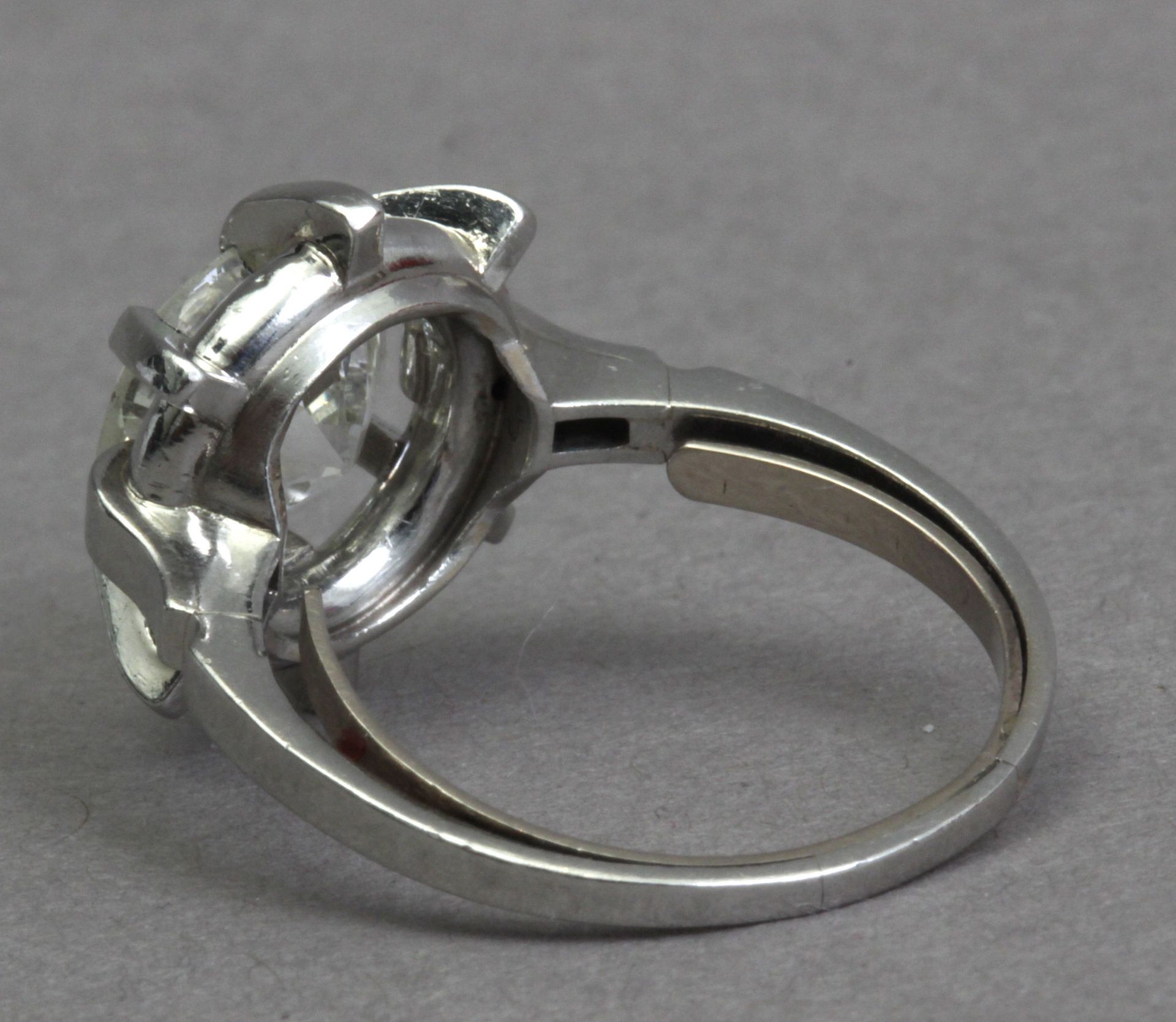 A first haf of 20th century 3,5 ct. approx. old brilliant cut diamond solitaire ring - Image 5 of 6