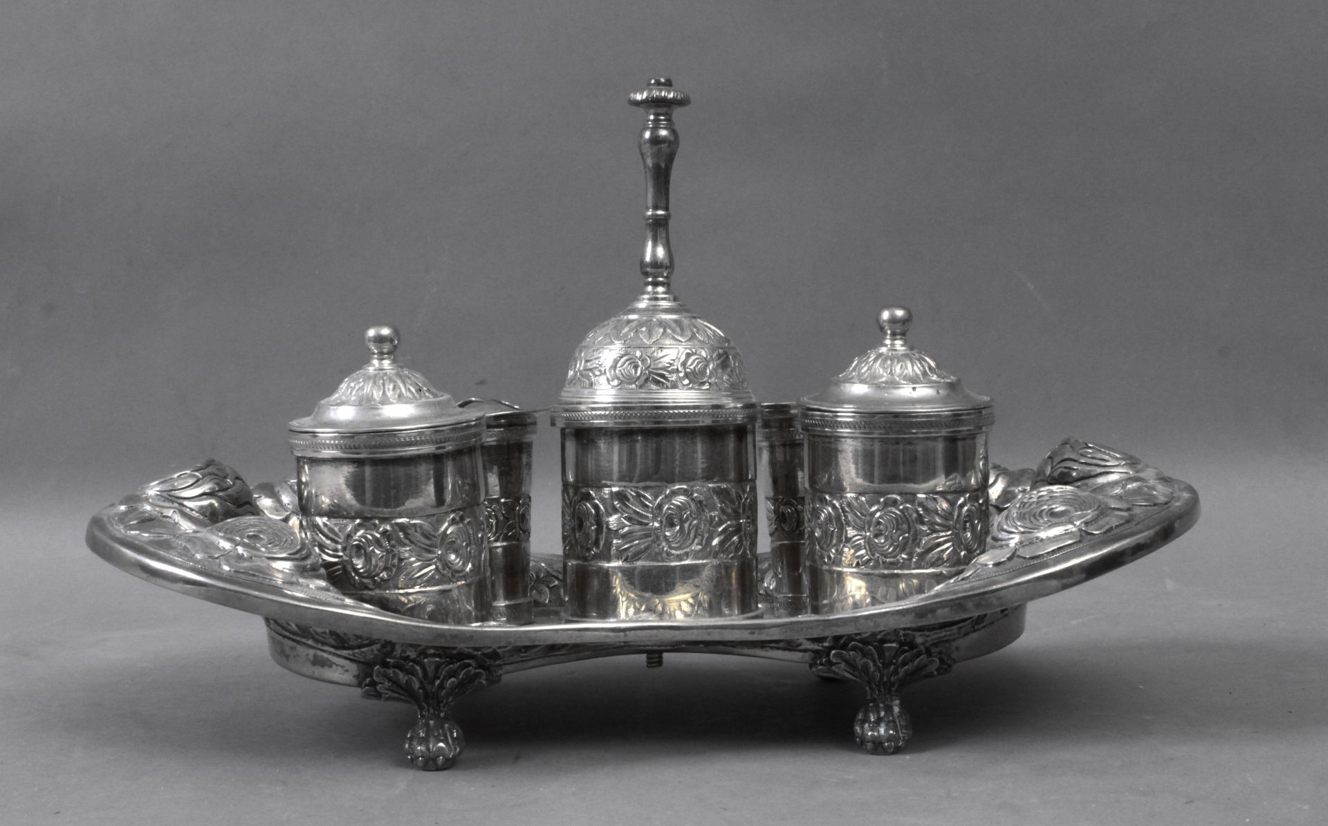 A late 18th century Spanish silver inkstand - Image 2 of 2