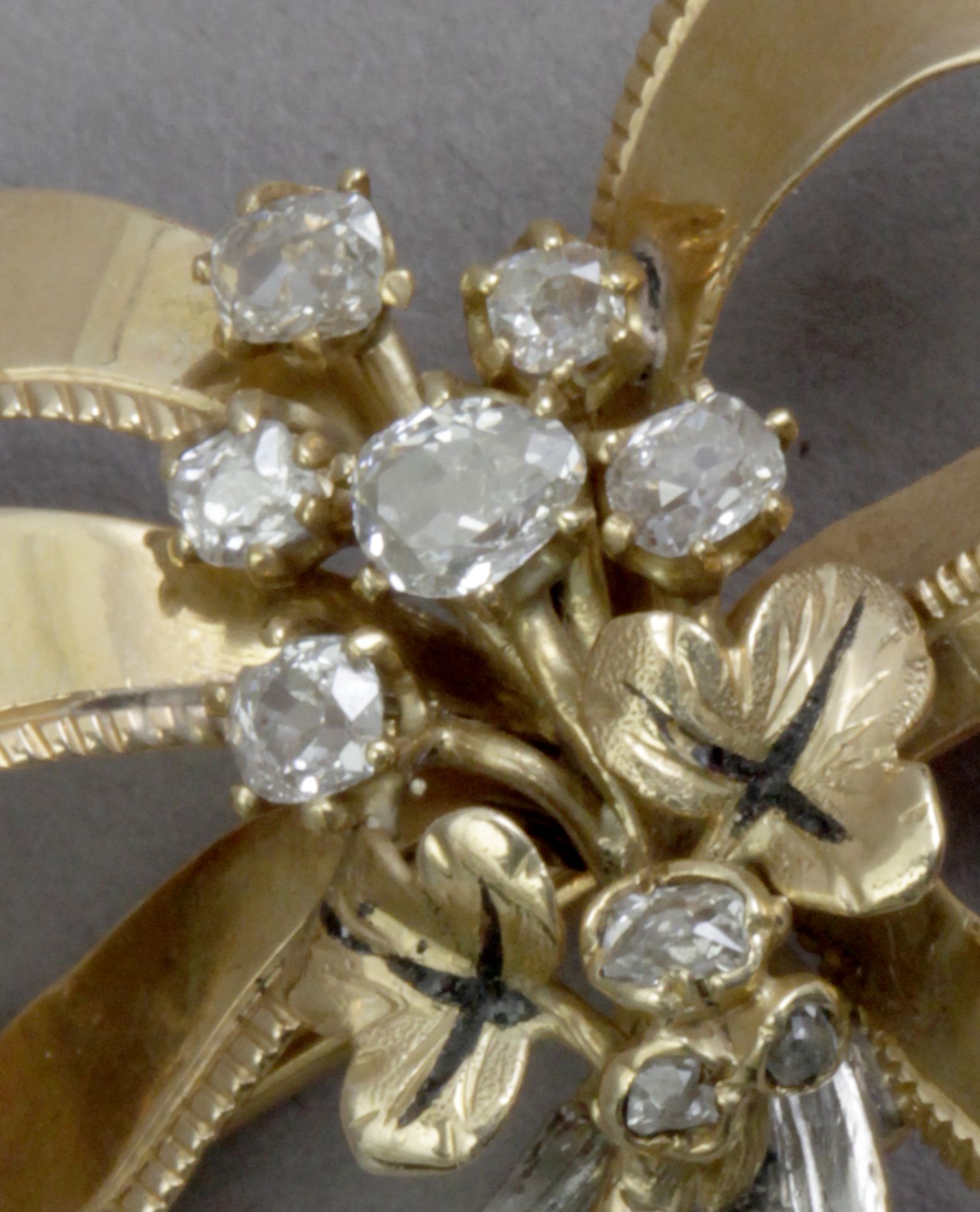 A 19th century diamond brooch - Image 3 of 4