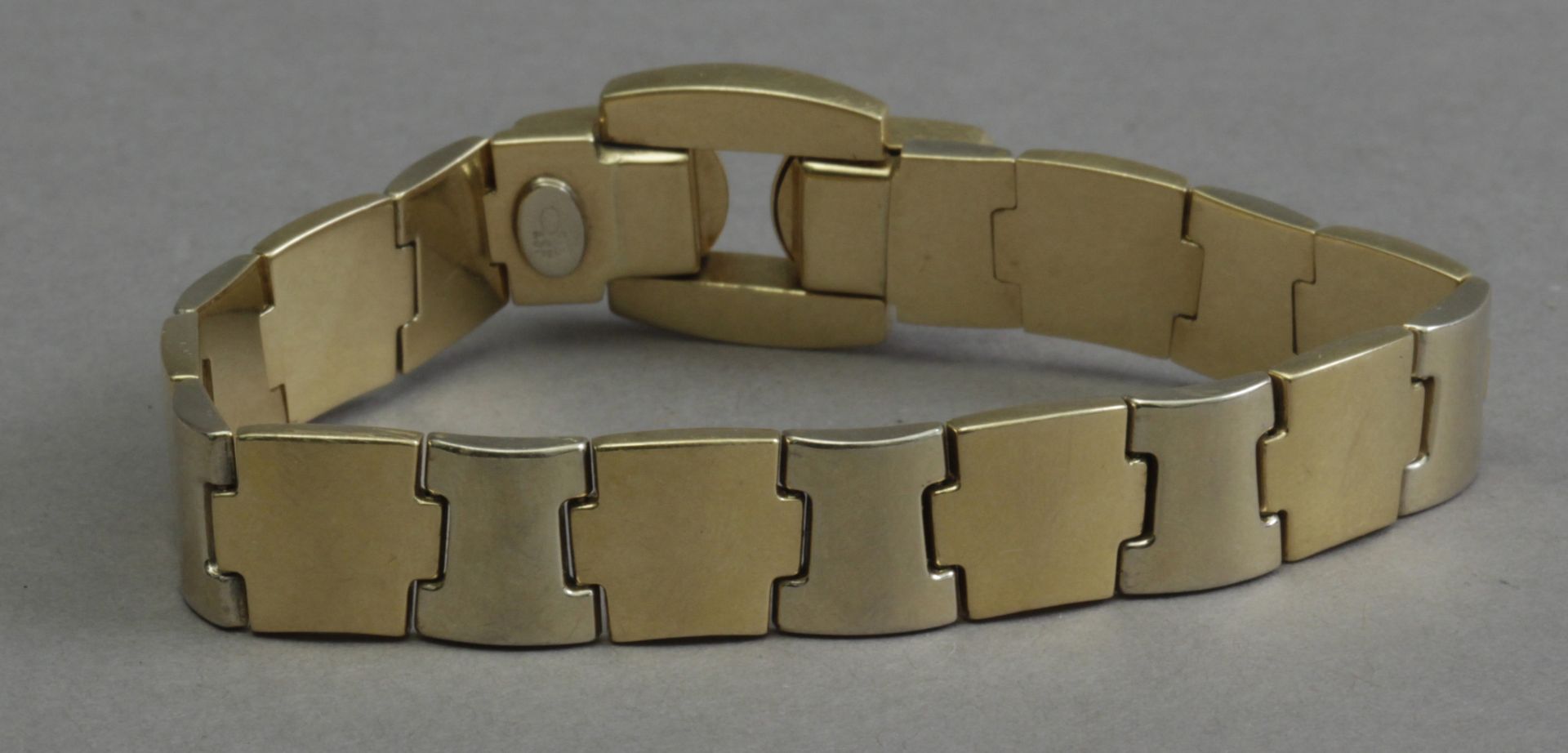 An 18th century yellow gold bracelet - Image 3 of 4
