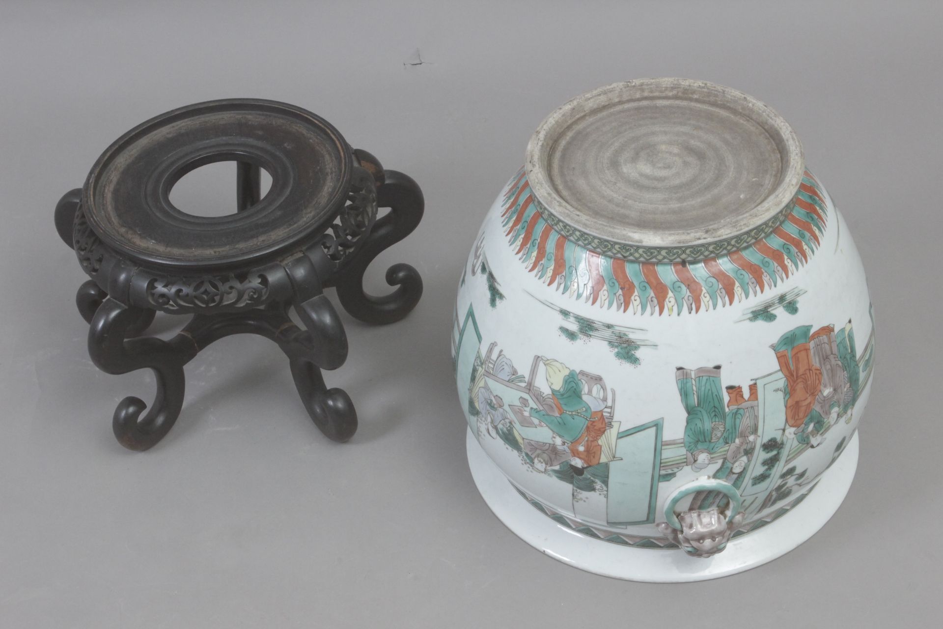 A late 18th century-early 19th century Famille Verte cache pot from Qing period - Bild 5 aus 5