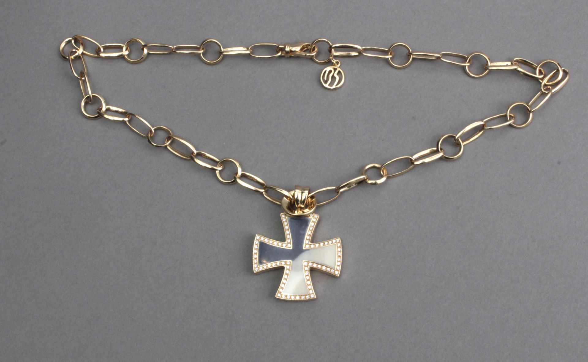 Gavello. Gold enamel and diamond link necklace with a Maltese cross pendant - Image 3 of 3