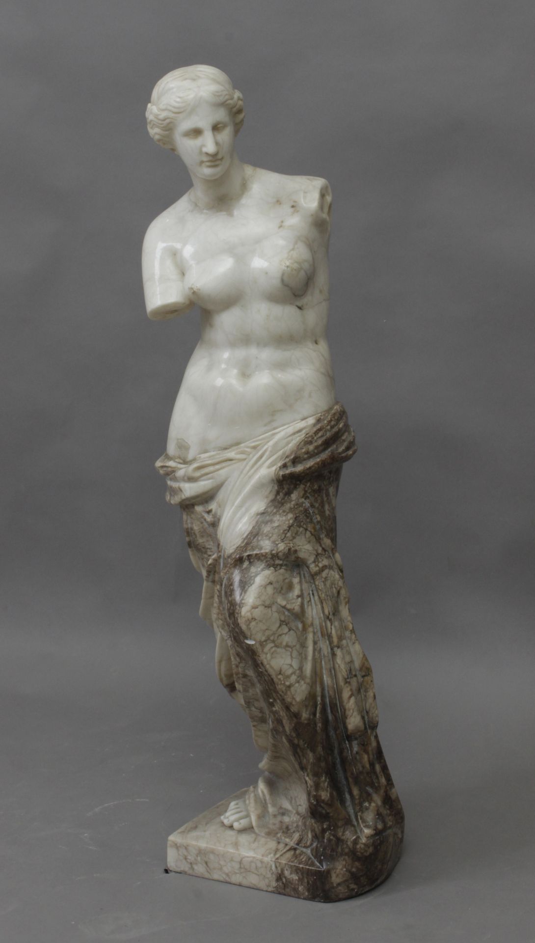 A 19th century grand tour alabaster sculpture of Venus de Milo - Image 2 of 3