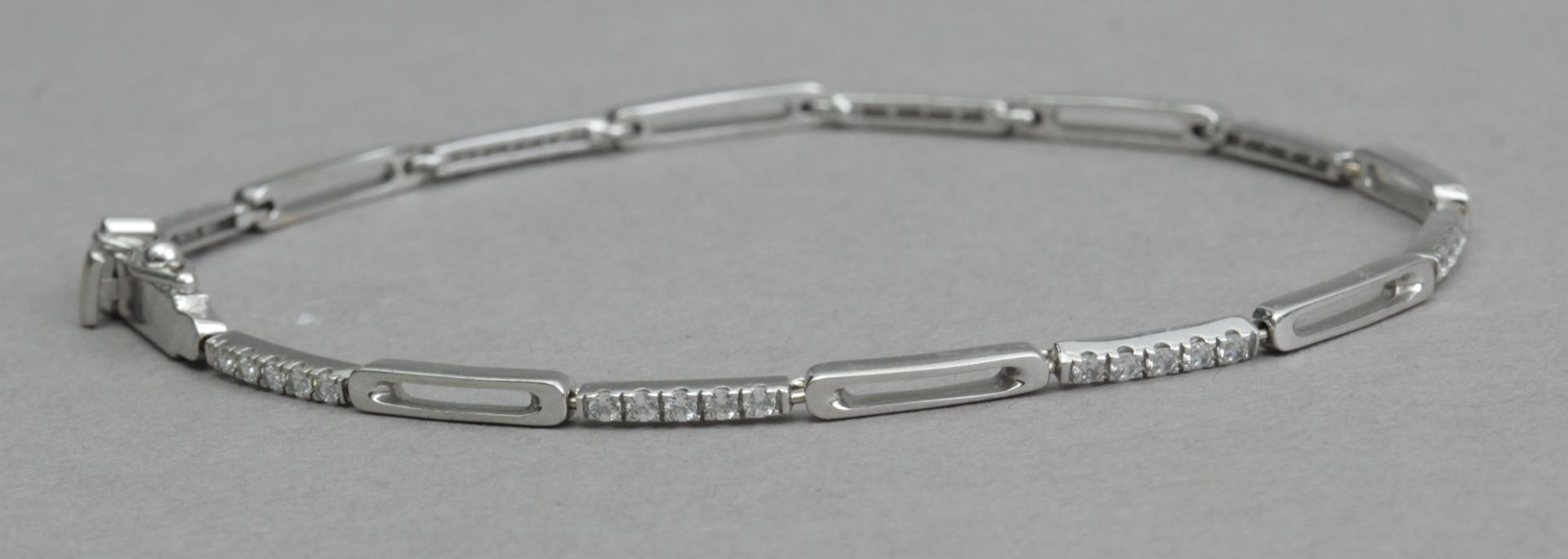 A diamond bracelet - Bild 2 aus 3