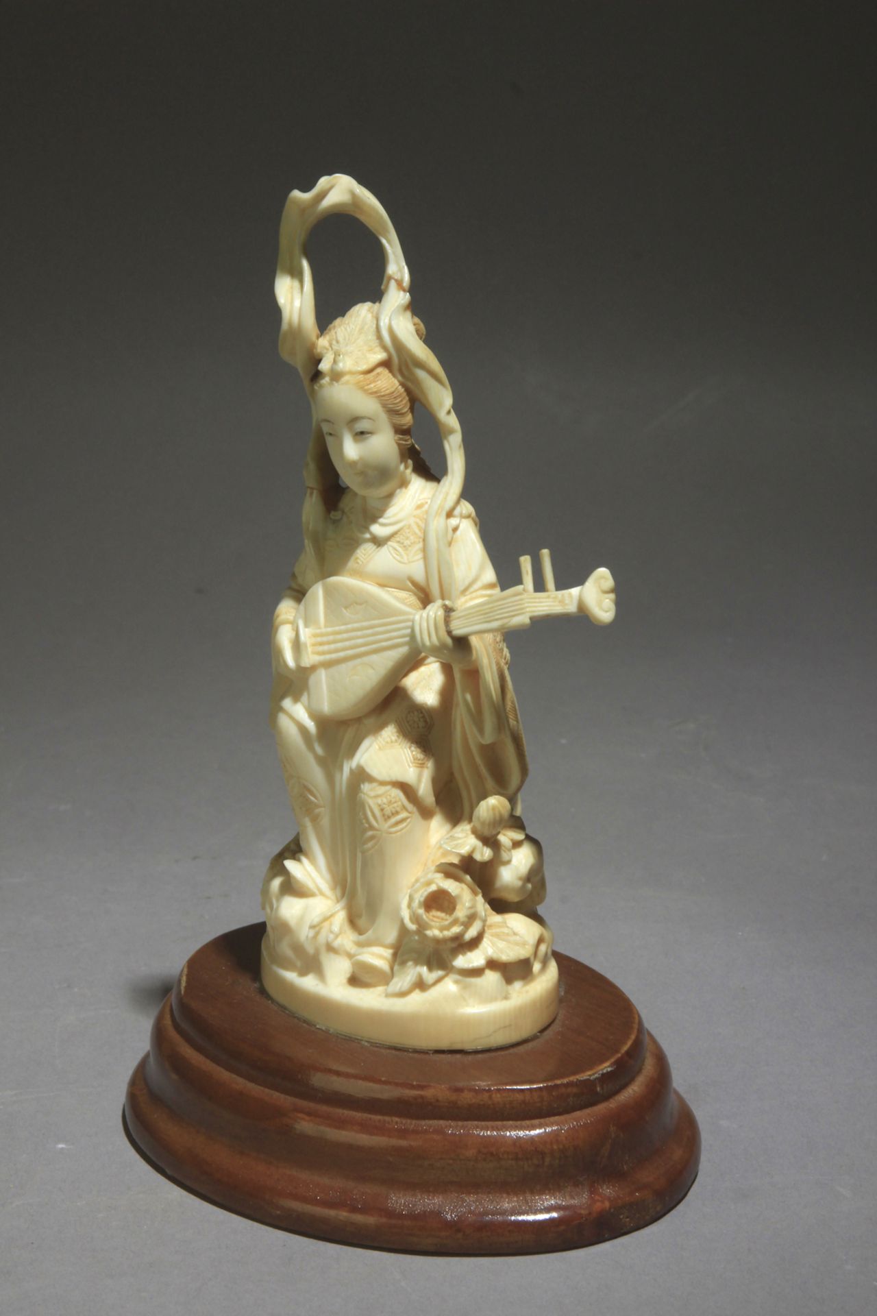 A Japanese okimono circa 1900 in walrus ivory - Image 2 of 4