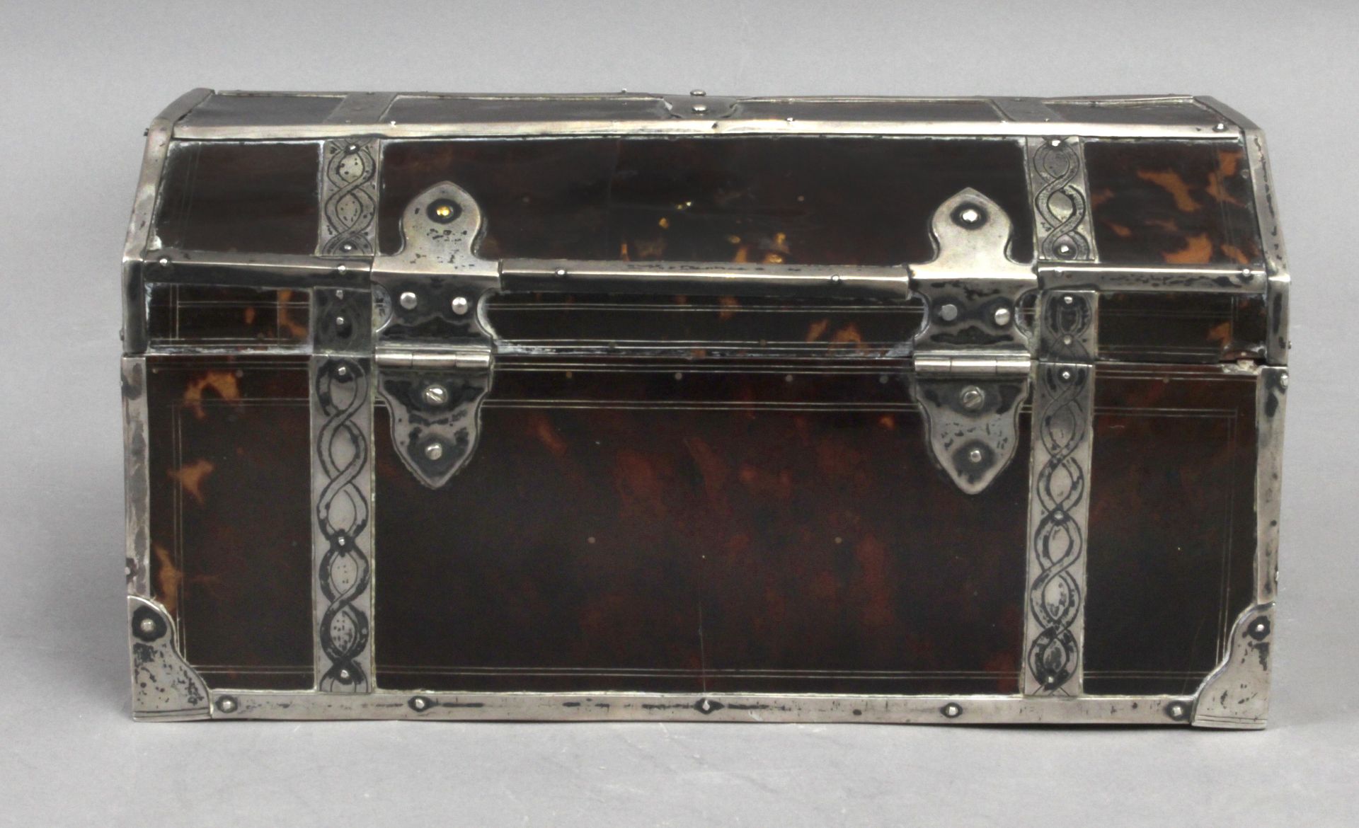 A 17th century Colonial silver and tortoiseshell chest - Bild 5 aus 5