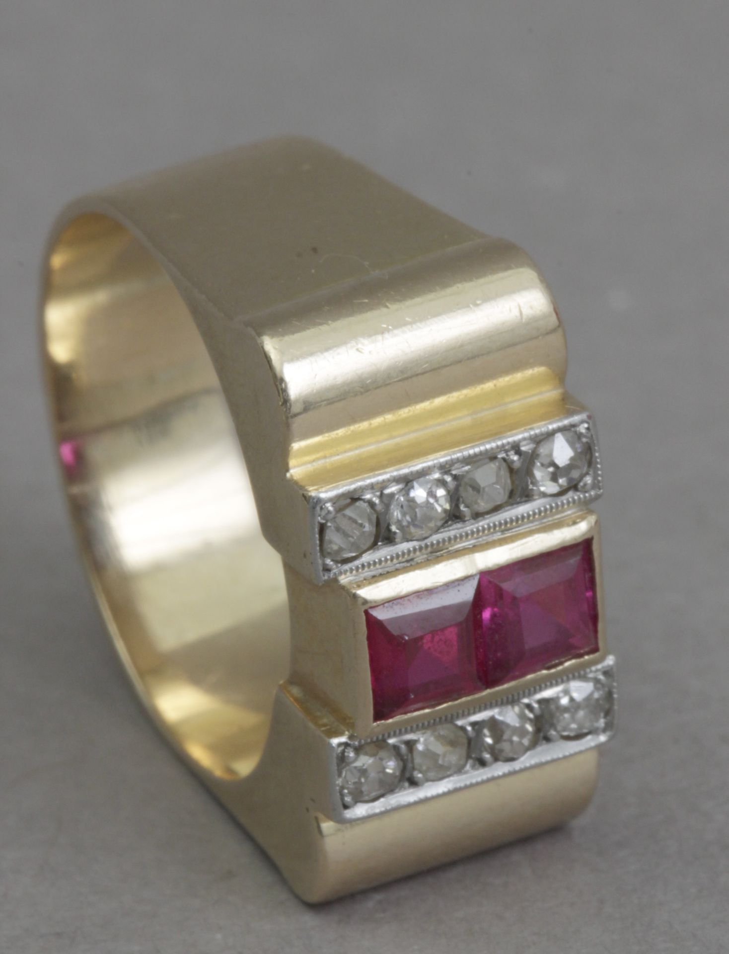 A chevalier ring circa 1940 in gold, platinum, diamonds and rubies - Bild 2 aus 6