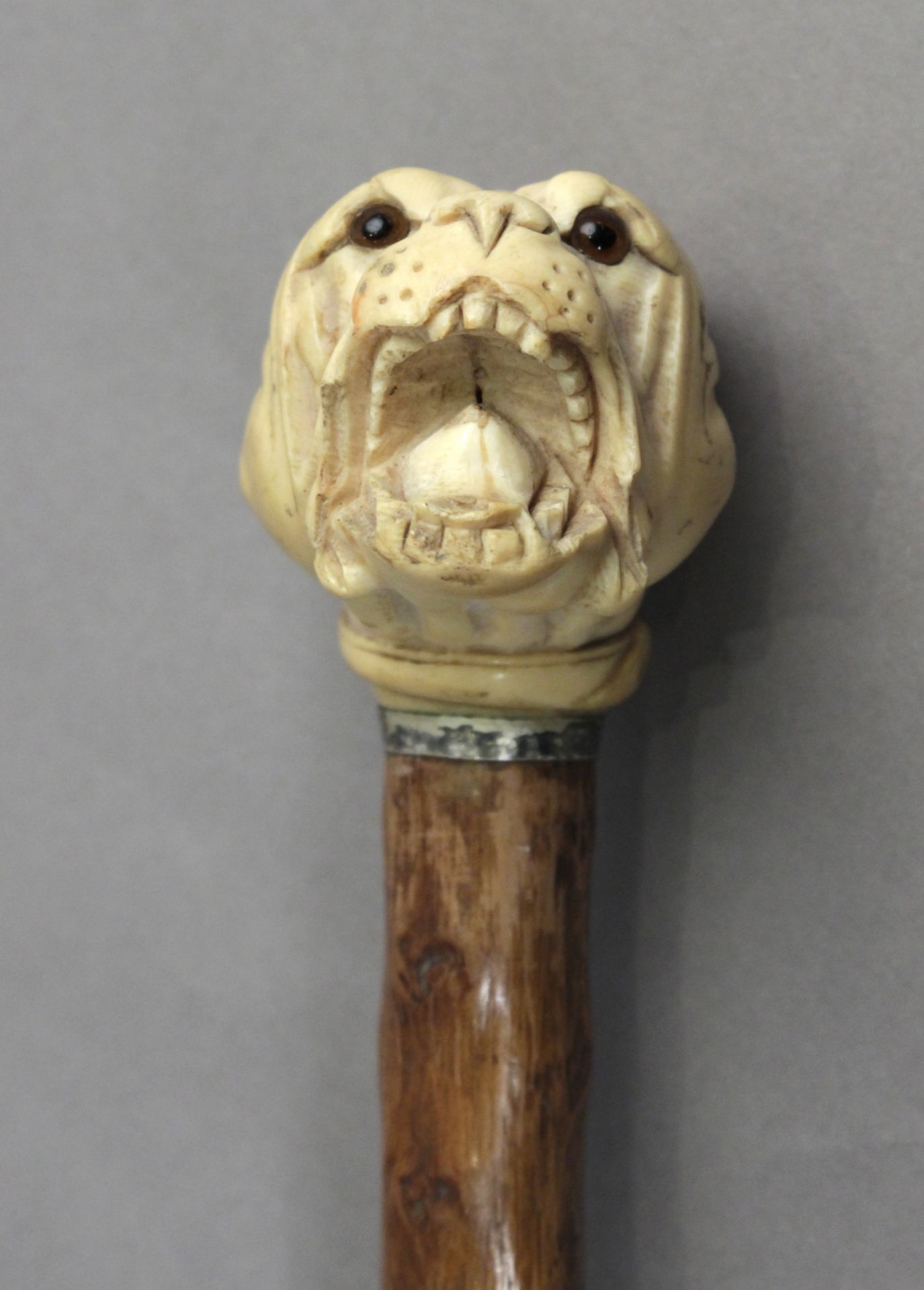 A 19th century English walking stick. - Image 2 of 3