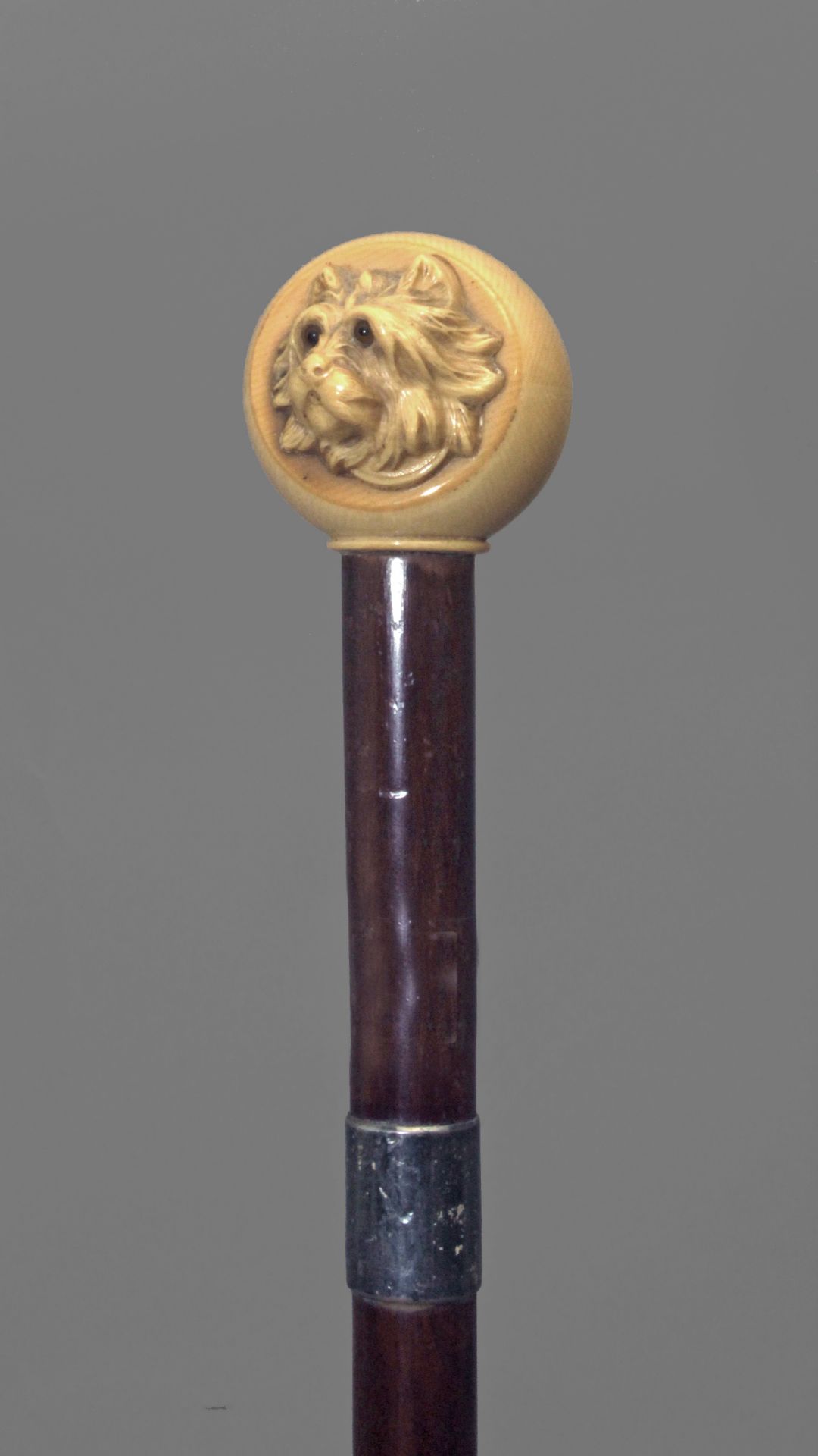 A first third of 20th century walking stick. - Image 4 of 7